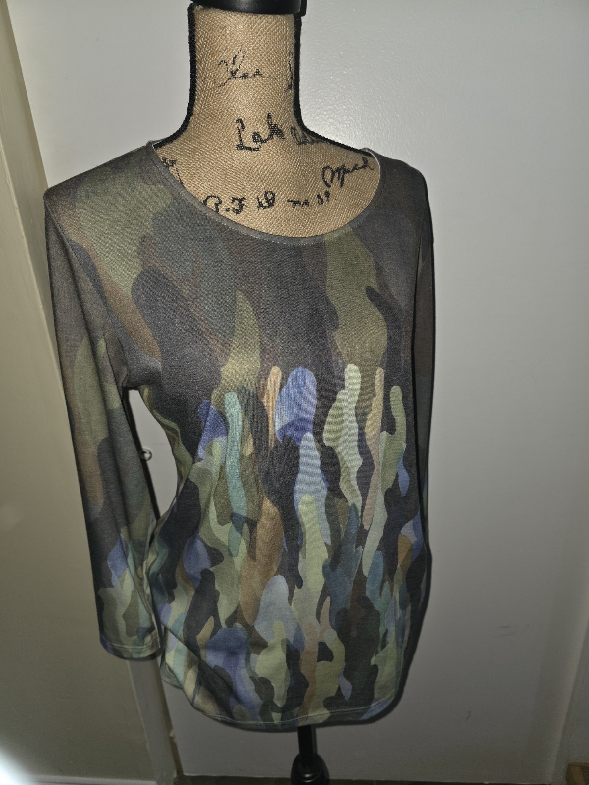 NWT Katrina Marie Top Size L Multicolor With 3/4 Sleeve Orig. $58