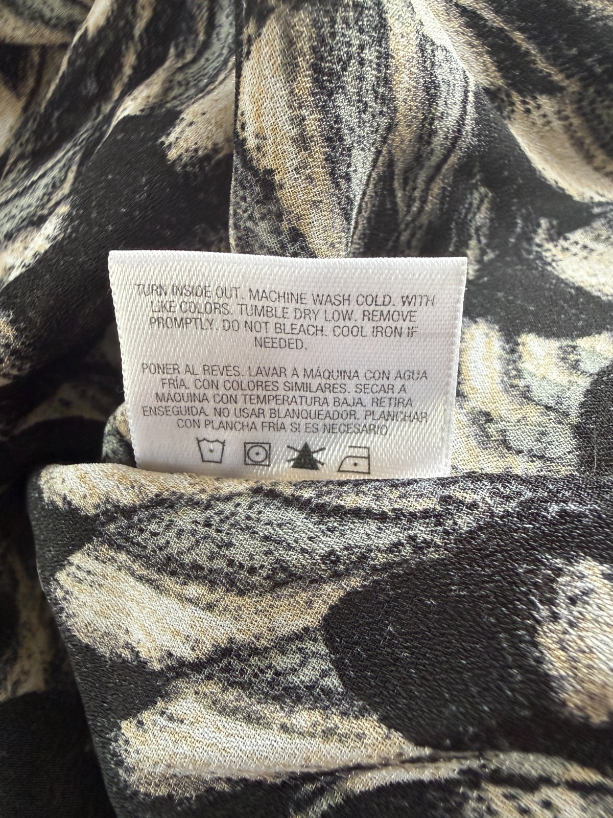 attention black and white feather print kimono style v-neck sheer blouse size M