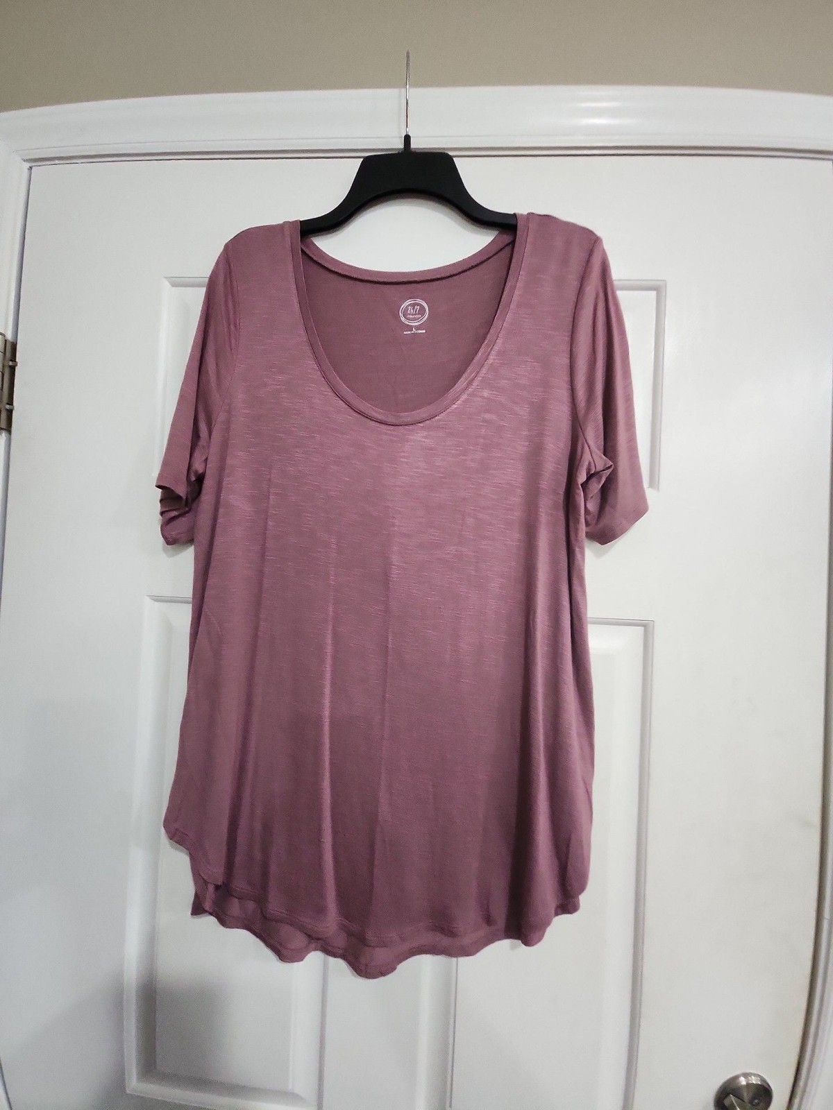 Maurices 24/7 purple scoop neck women’s short sleeve top Size L Large