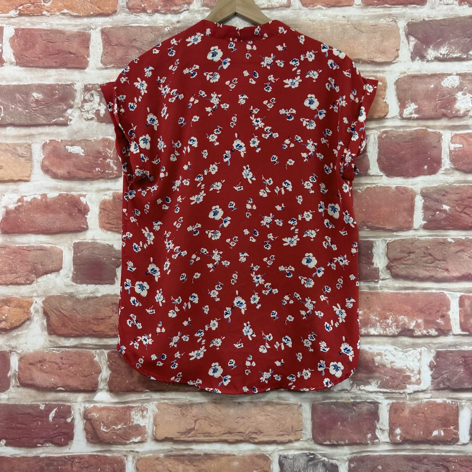 Pleione Top Womens Small Red Multicolor Ditsy Floral Casual Career Shirt