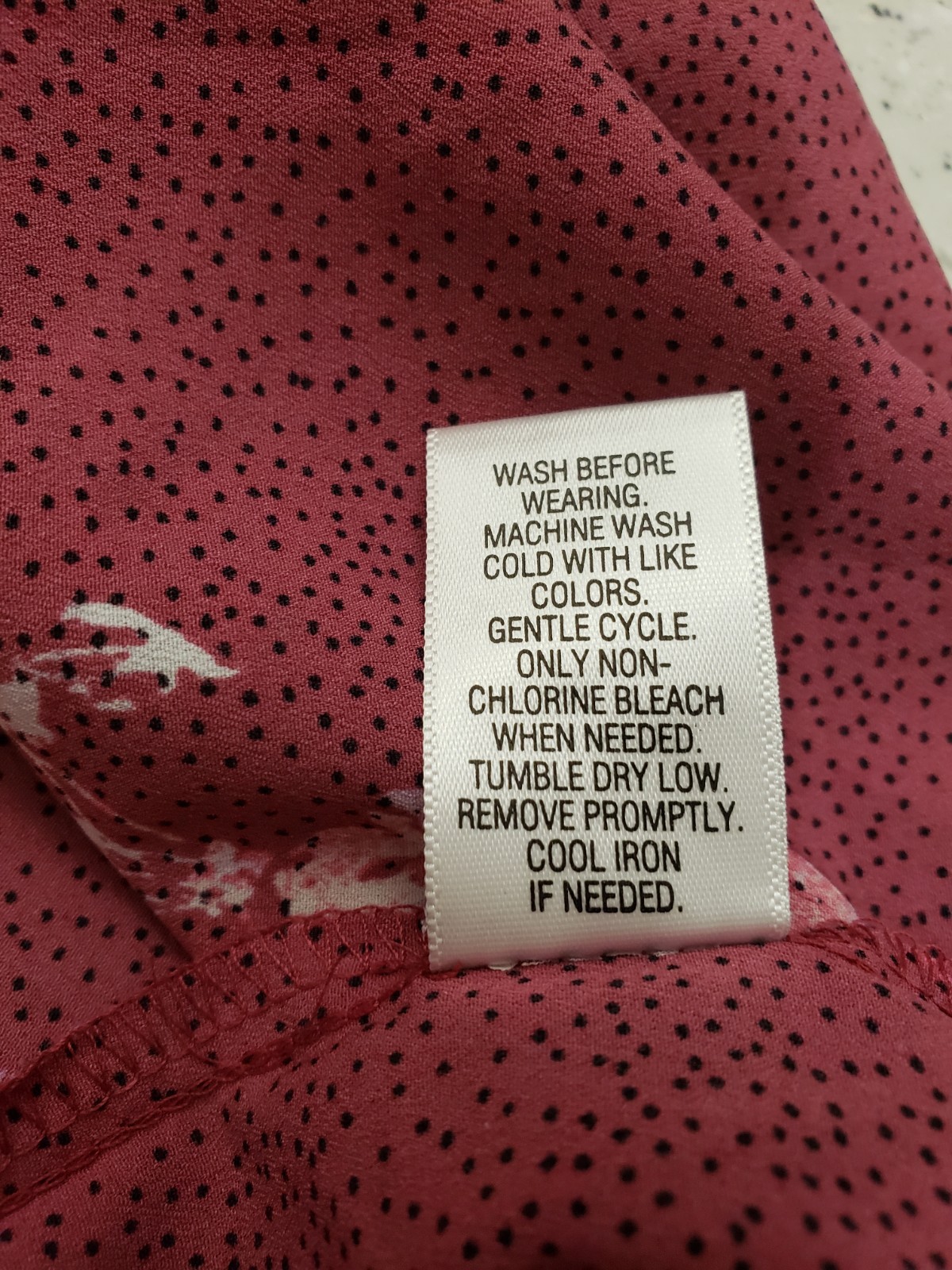 Croft & Barrow Sleeveless V-neck Fushia Floral Print Blouse. Size XL.