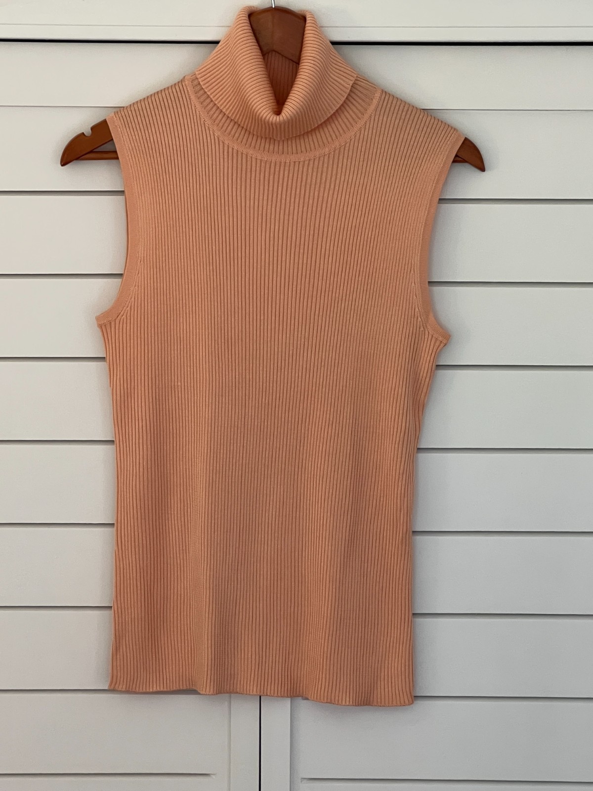 Henri Bendel Classics Silk Ribbed Sleeveless Turtleneck Shell Apricot NWT Size L