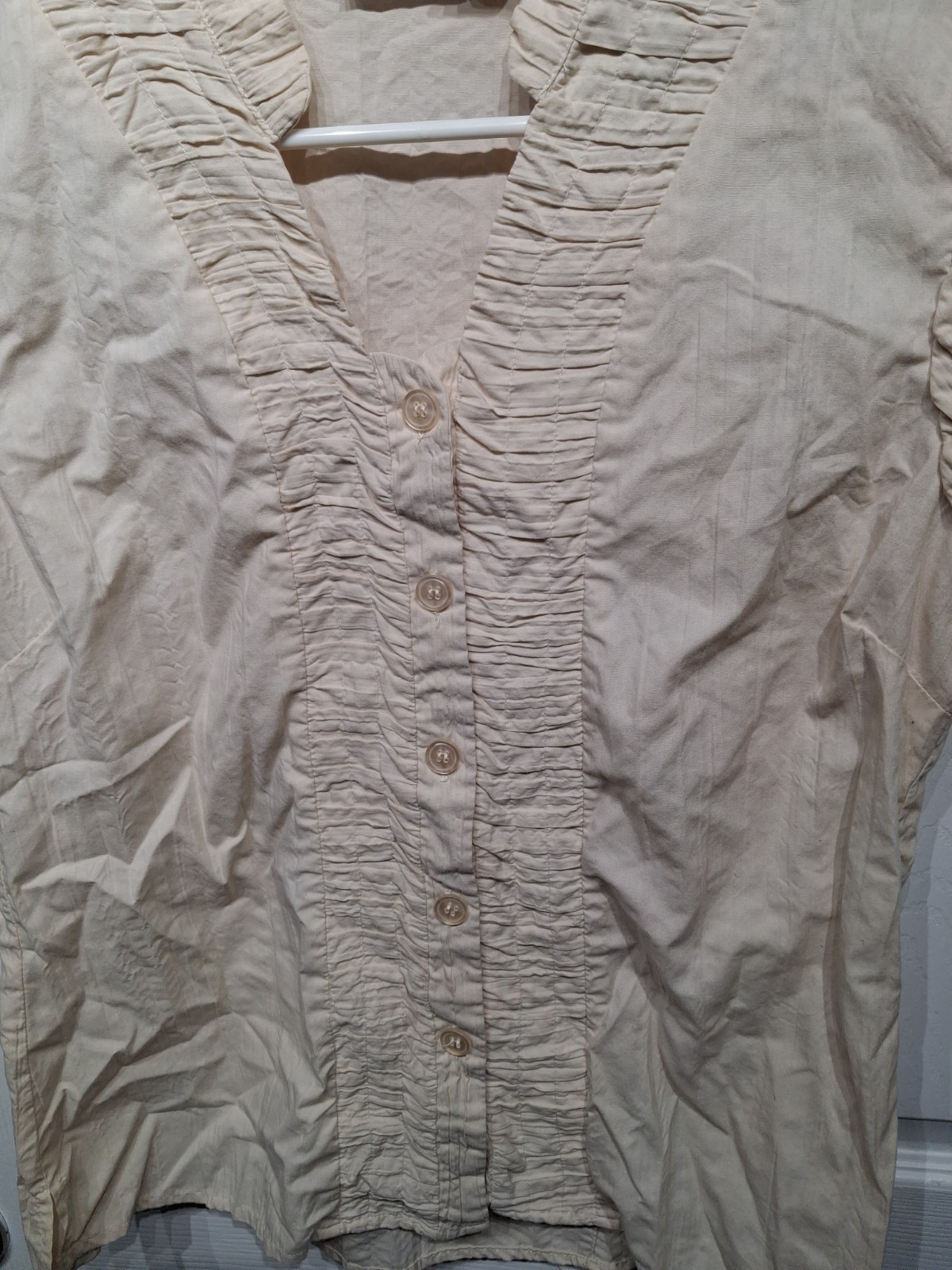 harvé benard Solid Beige Woven Blouse Women’s L Ruffle Button Front V-Neck
