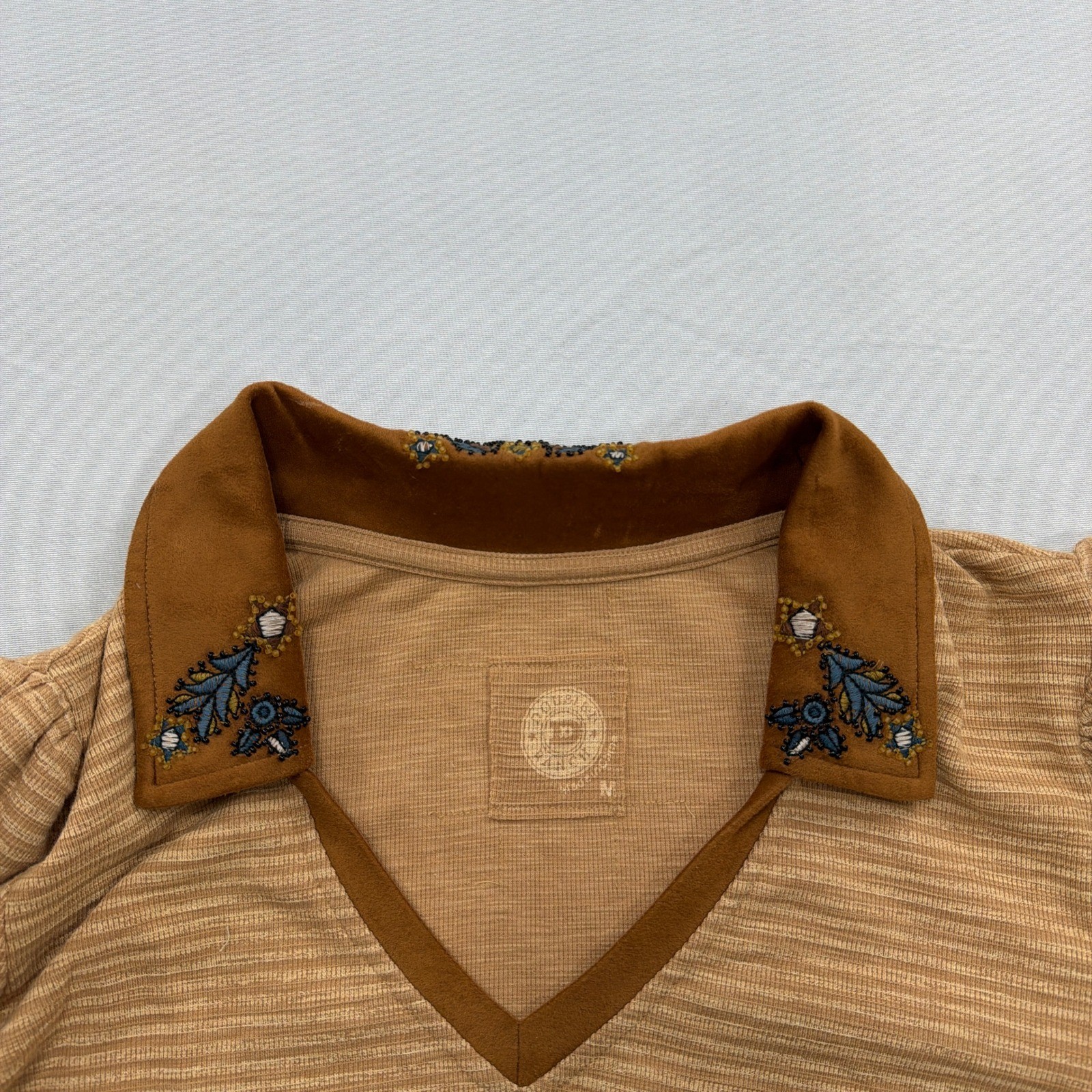 Double D Ranch Top Embroidered Beaded Cuff Stripe Dust Tan Women Size M NWT