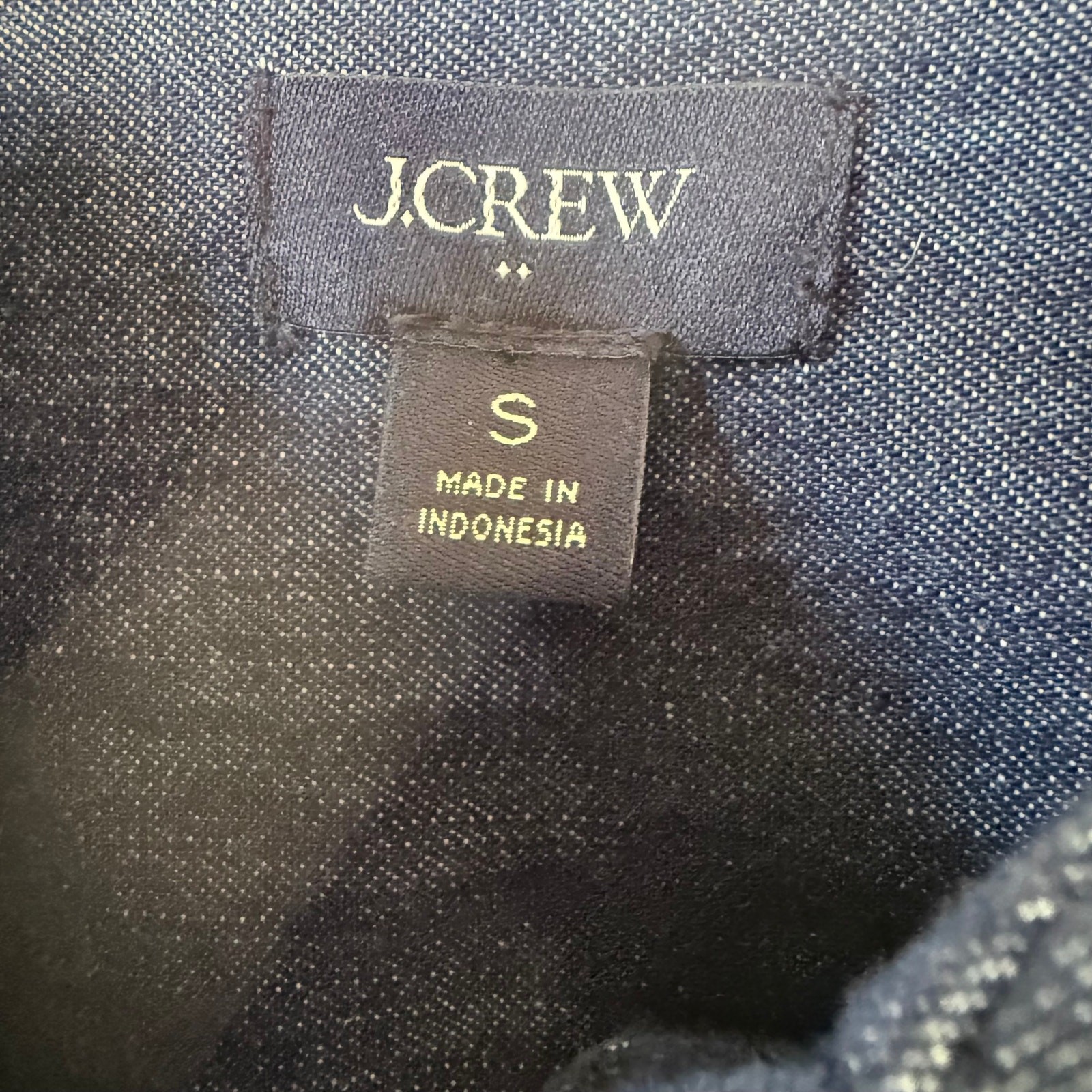 .Crew Chambray Button Front denim Shirt Women’s Small Dark Blue Cotton Feel