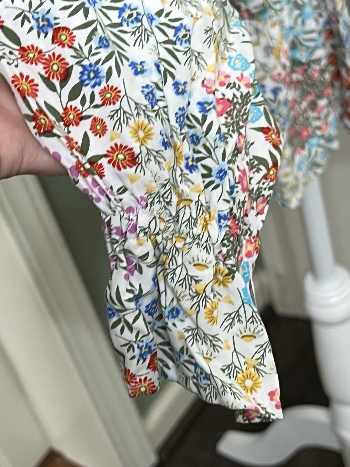 Jane and Delancey Ruffle Floral Bell Sleeve Top Blouse Large L-27”Pit2Pit 22.5”