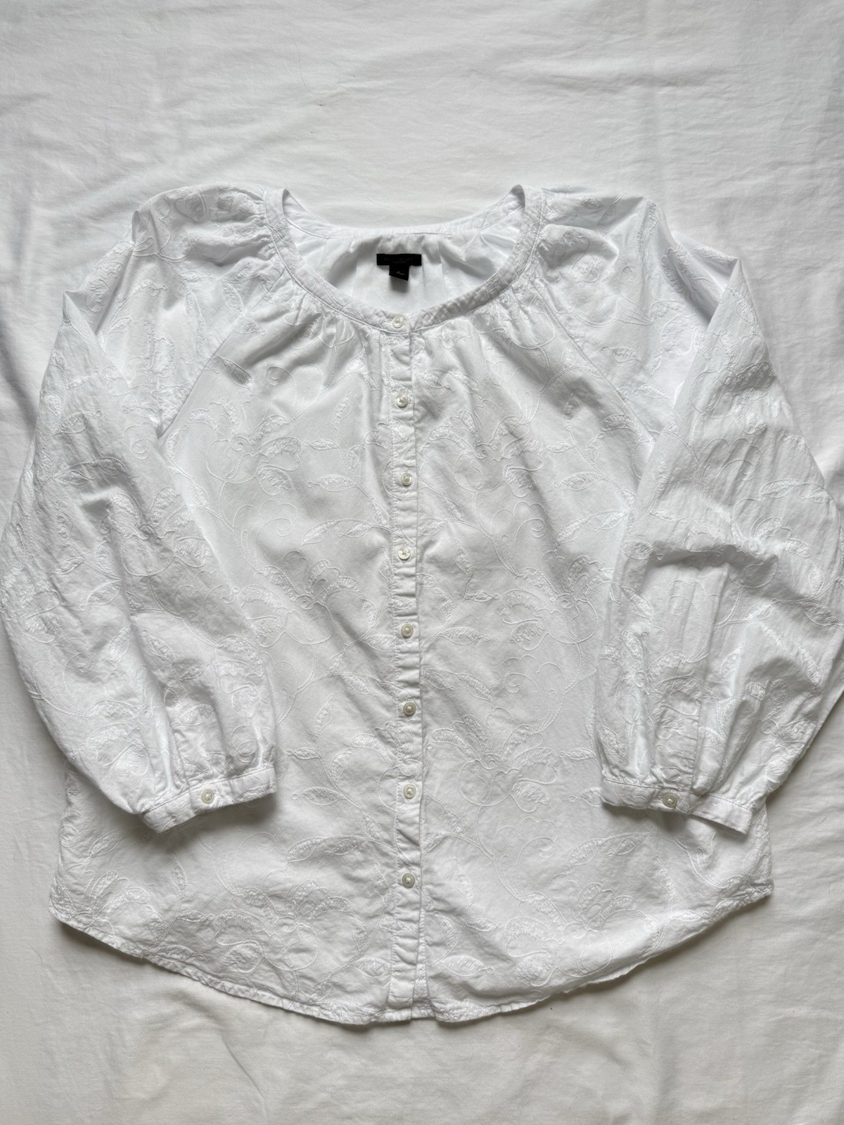 Ann Taylor Cotton L White Floral Round Neck Long Sleeve Puff Button-Up Blouse