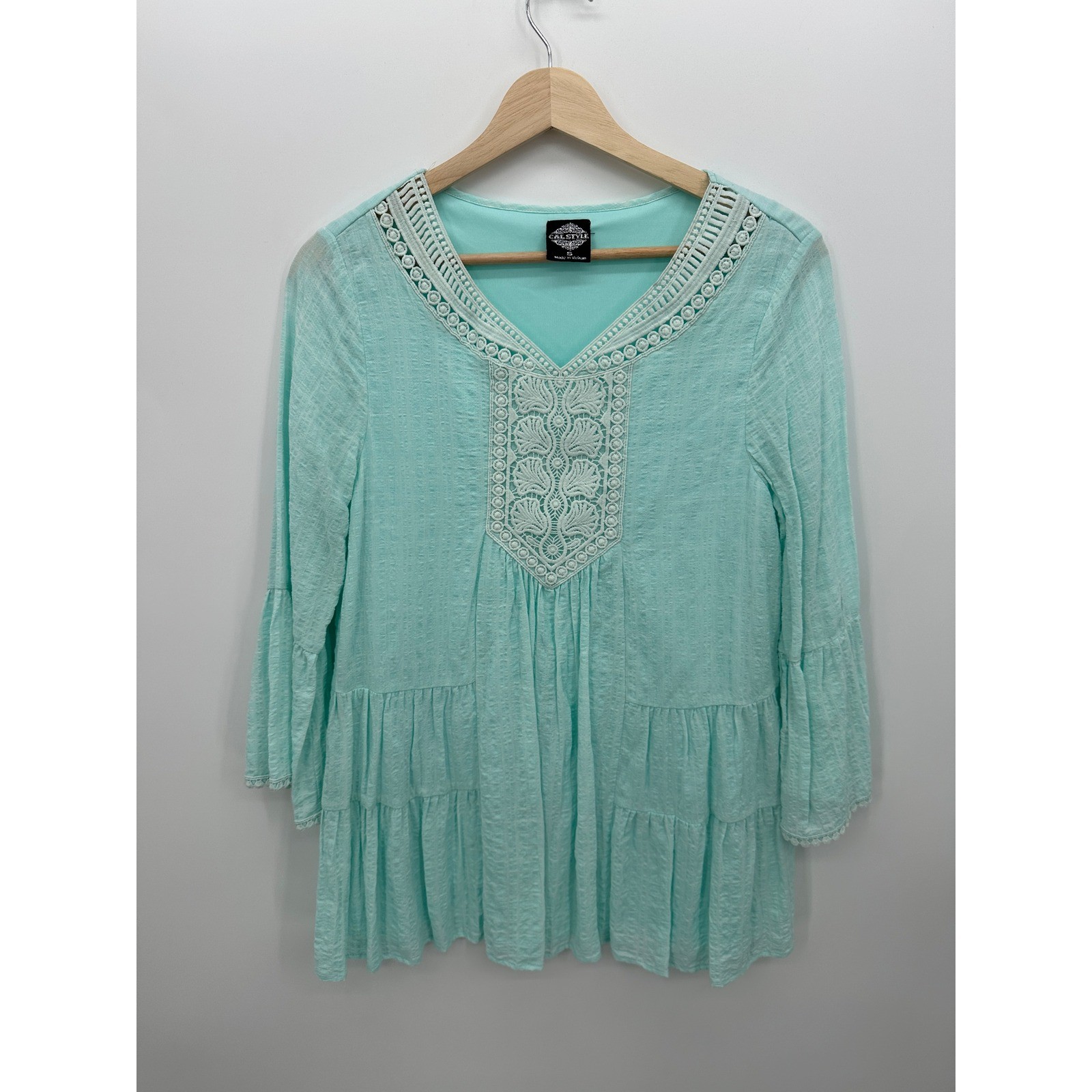 Cal Style Mint Green Embroidered Babydoll Tunic Top Sz S Boho Bell Sleeve Indie