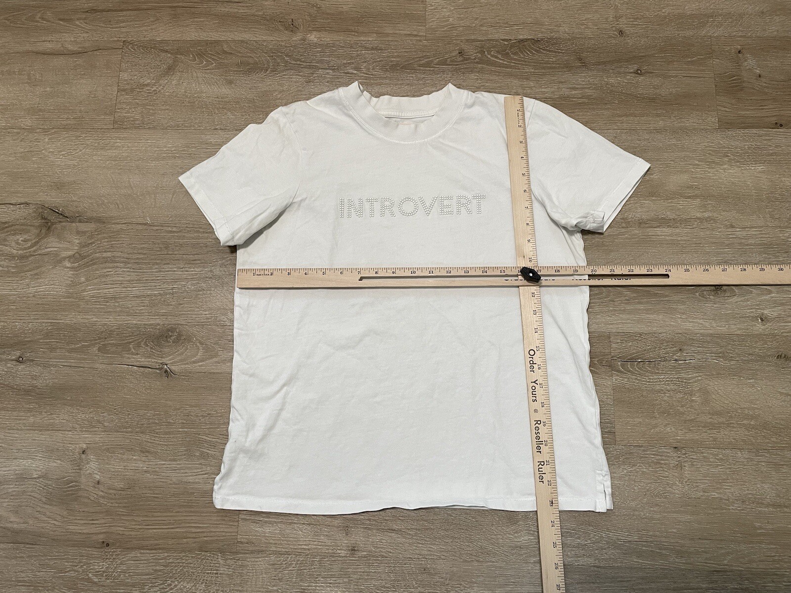 Bando T-Shirt Women’s Sz L Lettering Introvert White Short Sleeve Crew Neck