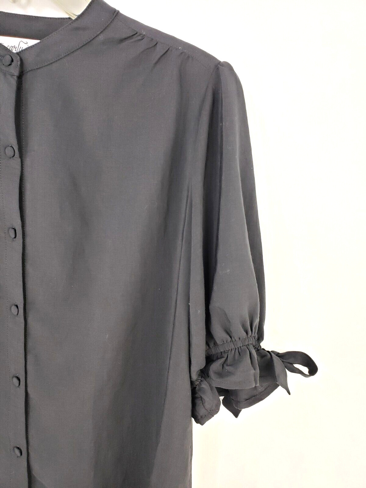 Carly Jean Los Angeles Women Shirt Size Small Black Button Front Short Sleeve