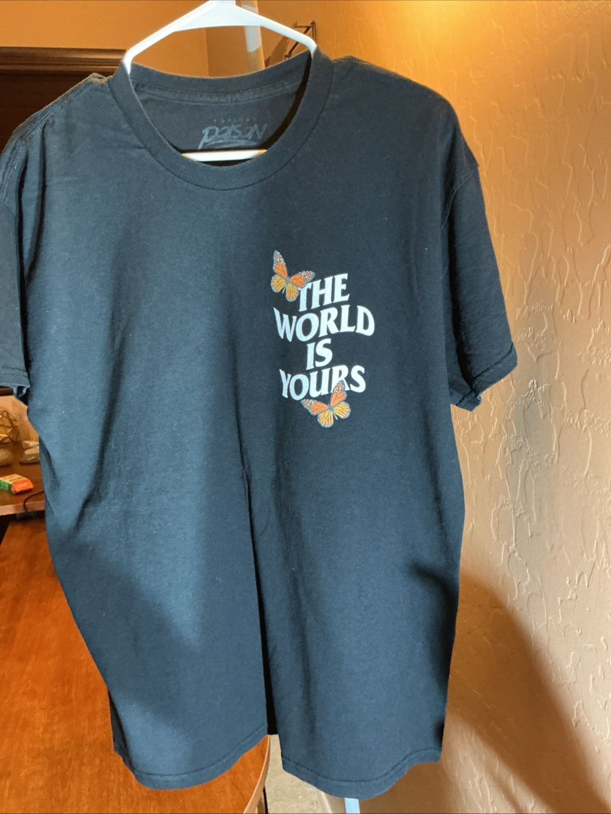 Popular Poison Women’s T-Shirt The world is yours Front & Back Black Size L