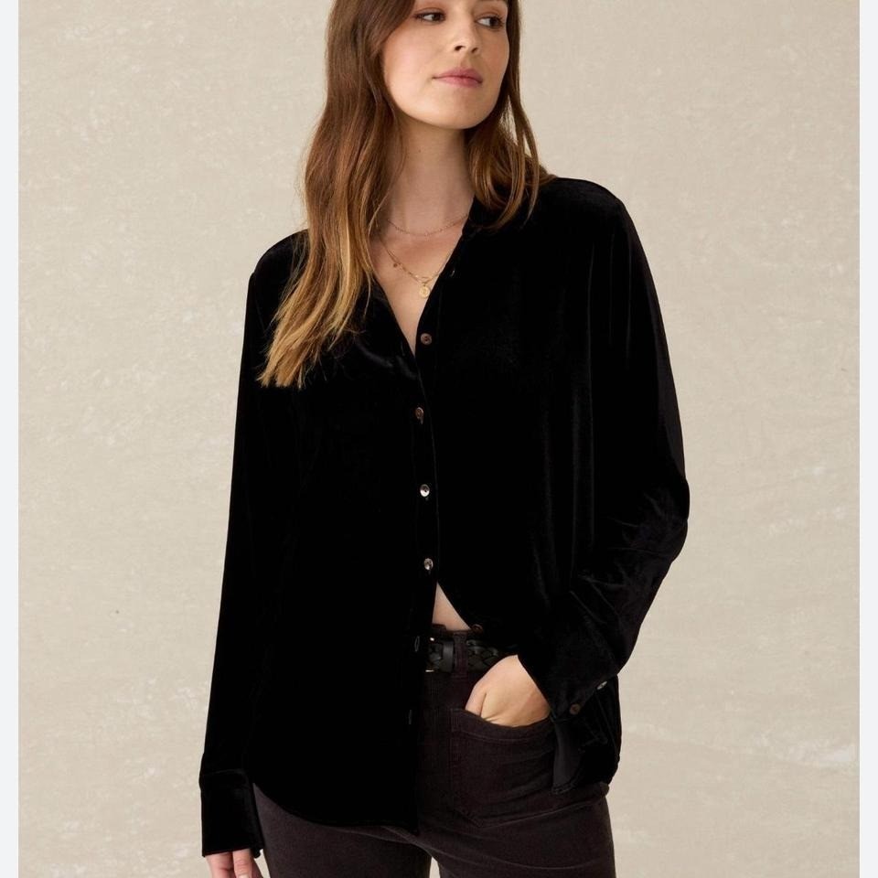 Ellen Tracy Black Long Sleeve Button Down Shirt