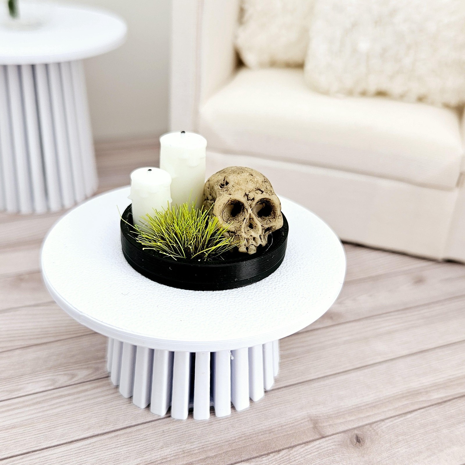Dolls House Halloween Coloured tray ornament with 2x candles, green plant & a