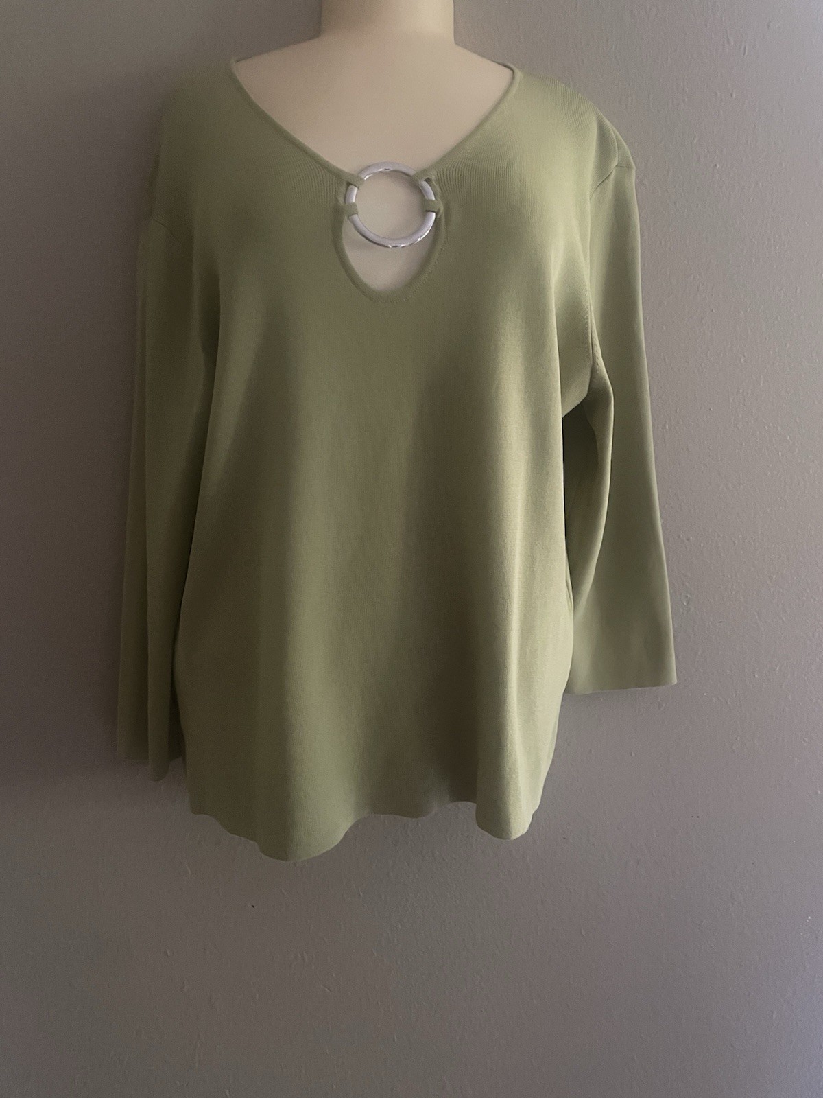 K I K I. T Blusa Tipo Suerte Color Verde 65% Rayon 35% Nylon