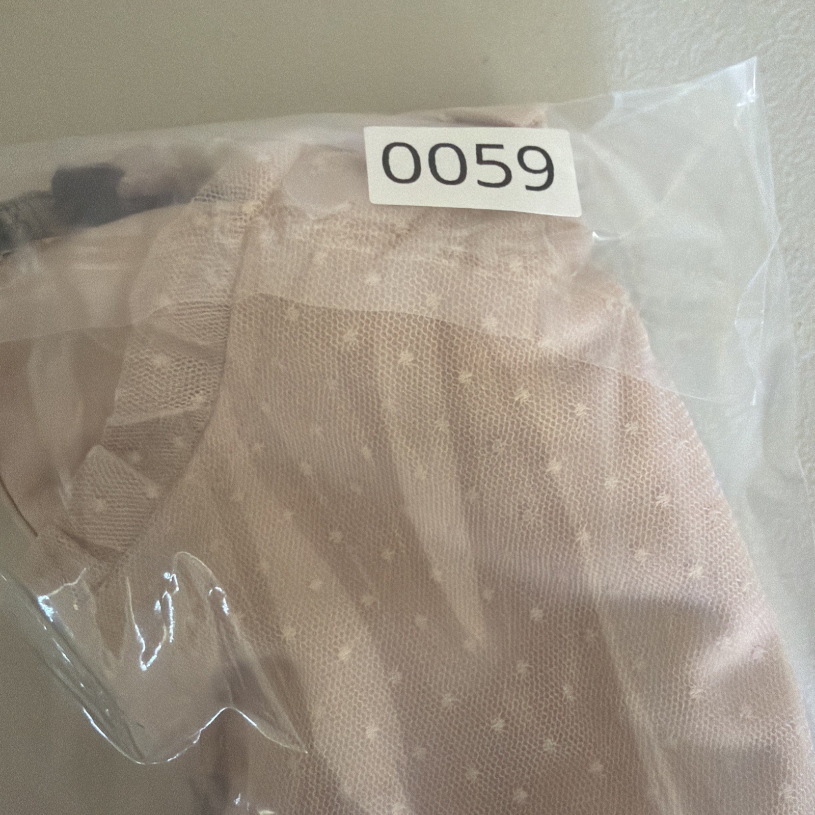 Adrianna Papell Top M Tank Pink Keyhole Button Textured Blouse Dot Ruffle Preppy
