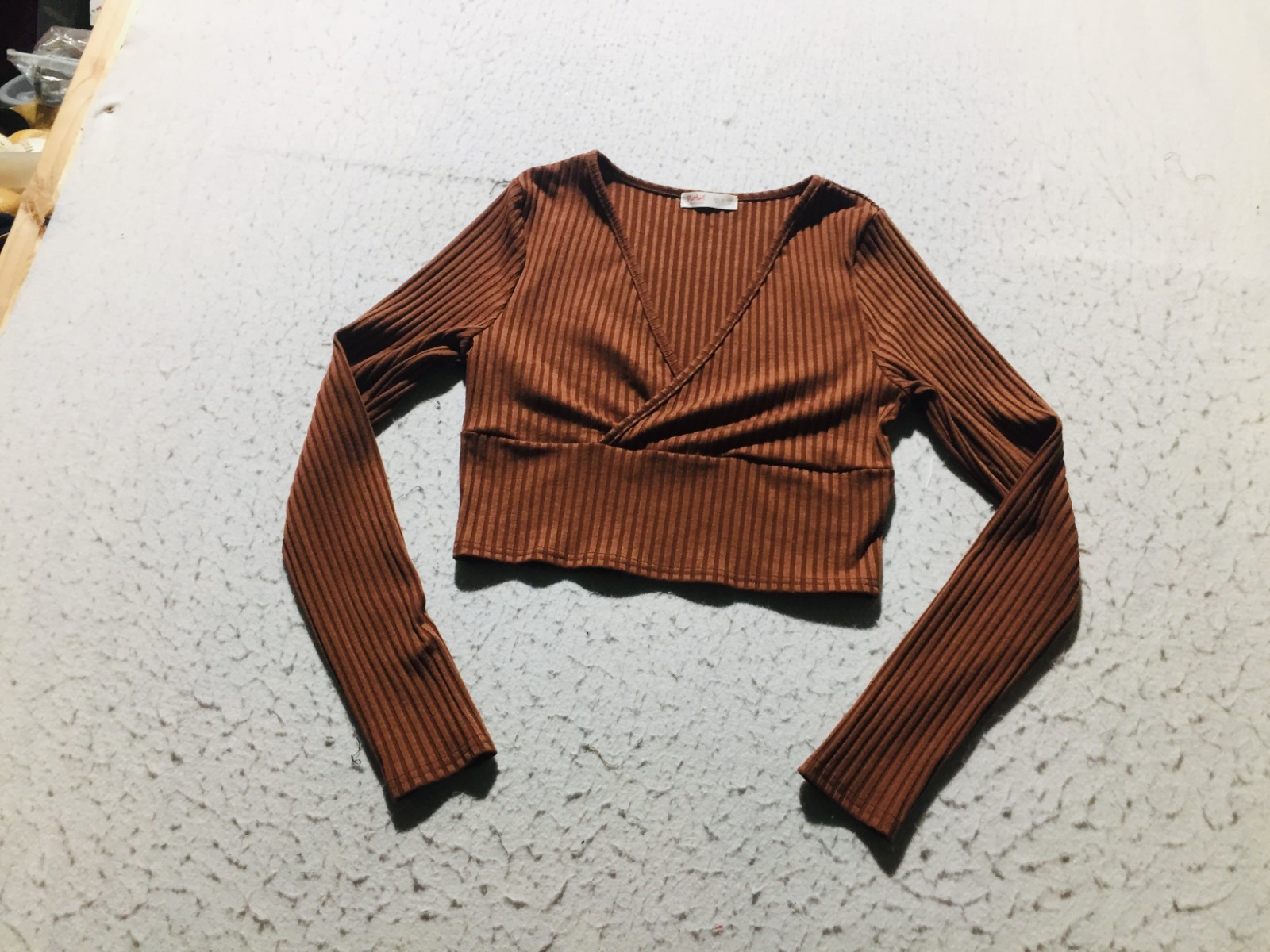 Romwe Shirt Womens M Medium Rust Low V Neck Long Sleeve Cropped Ribbed