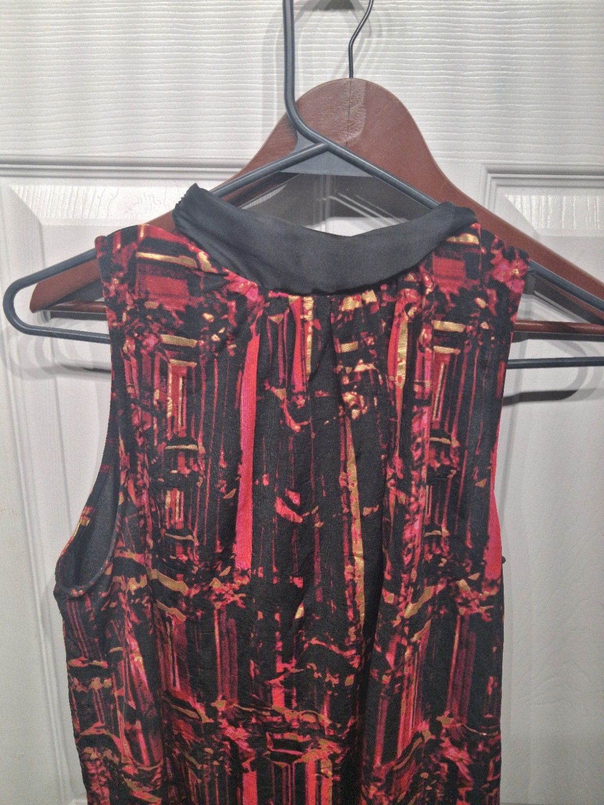 Worthington Abstract Blouse Women’s L Large Black Red Sleeveless High Neck
