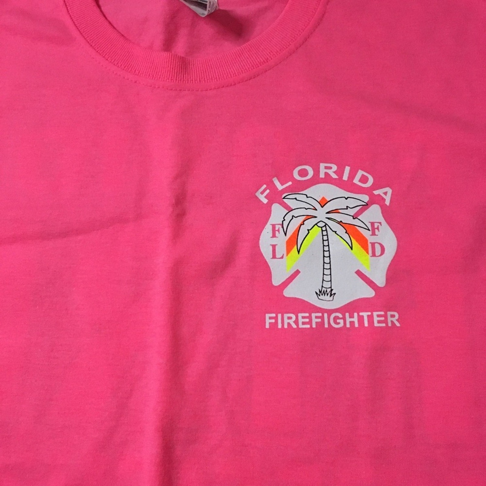 B60 New Womens Florida Firefighter 👩‍🚒 T-shirt Hot Pink Size Medium