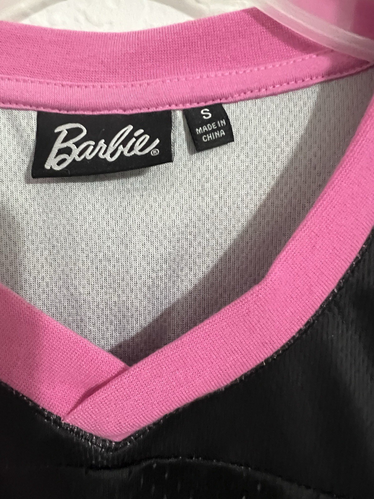 Barbie T-Shirt Women Barbie Pink On Black Size S Malibu 59 Print # 646