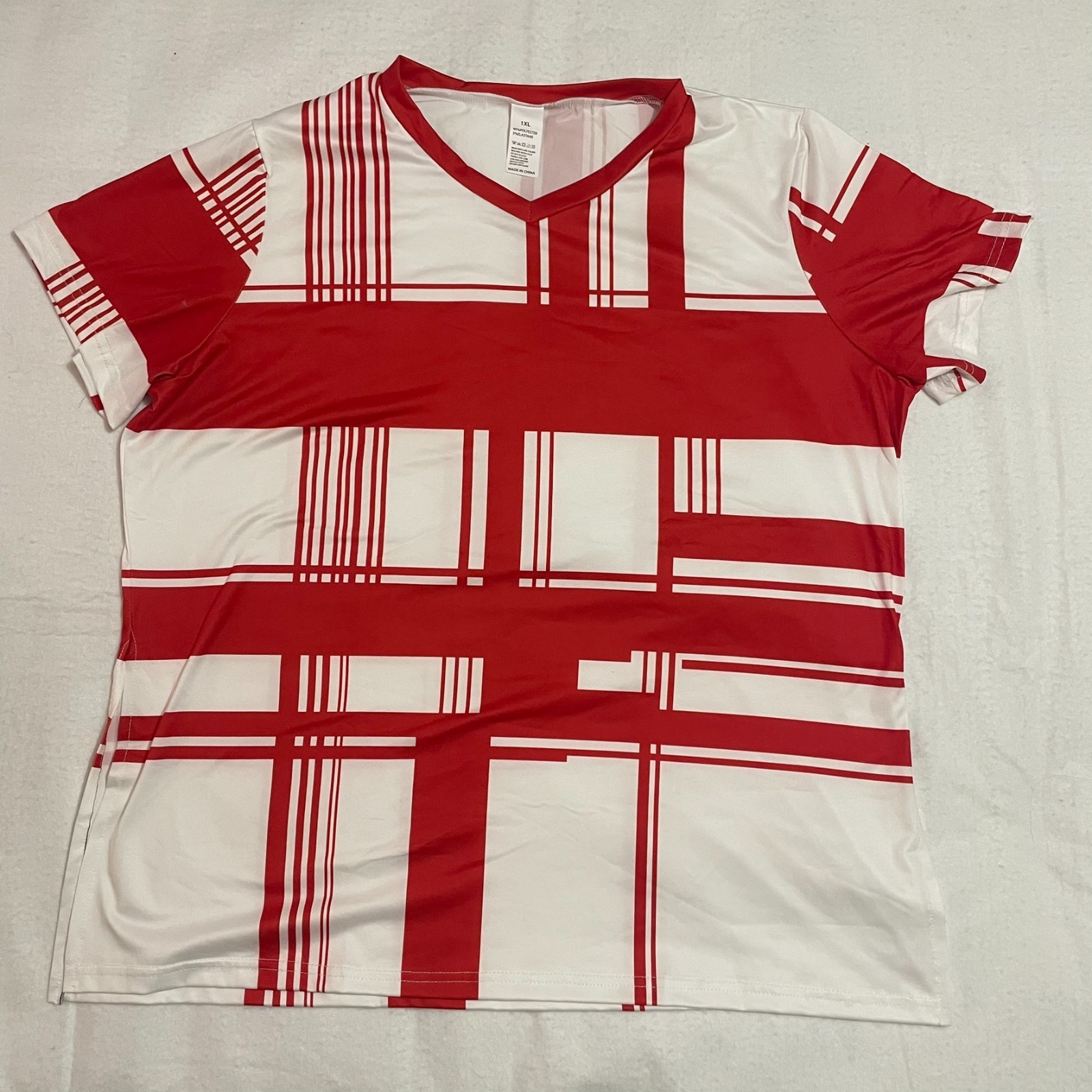 Women’s Red White Short Sleeve Shirt Size 1XL