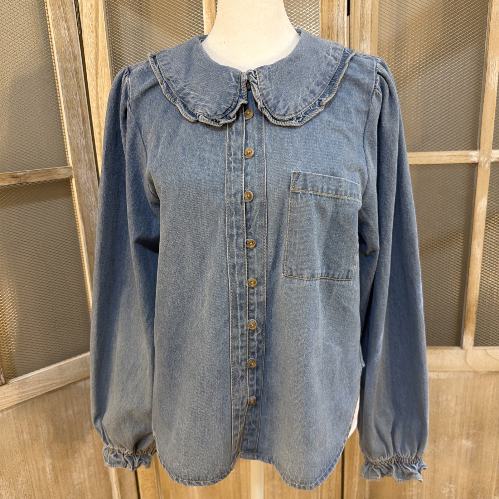 NWT~ Industry Republic Clothing Women’s Chambray Denim Ruffle Collar Medium.