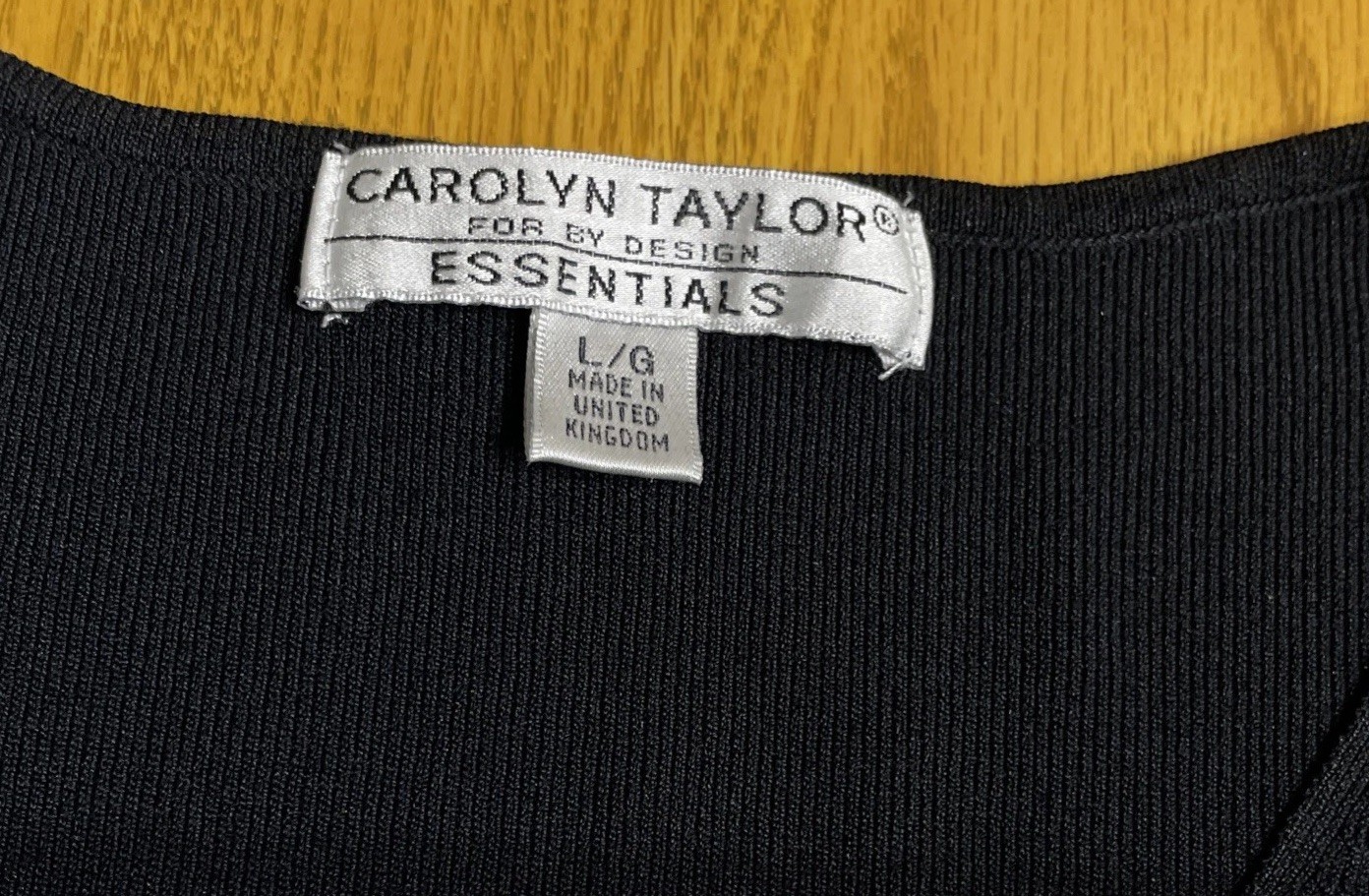 Carolyn Taylor Essentials Sz L Pullover Top Black Knit Sleeveless Fashion V Neck