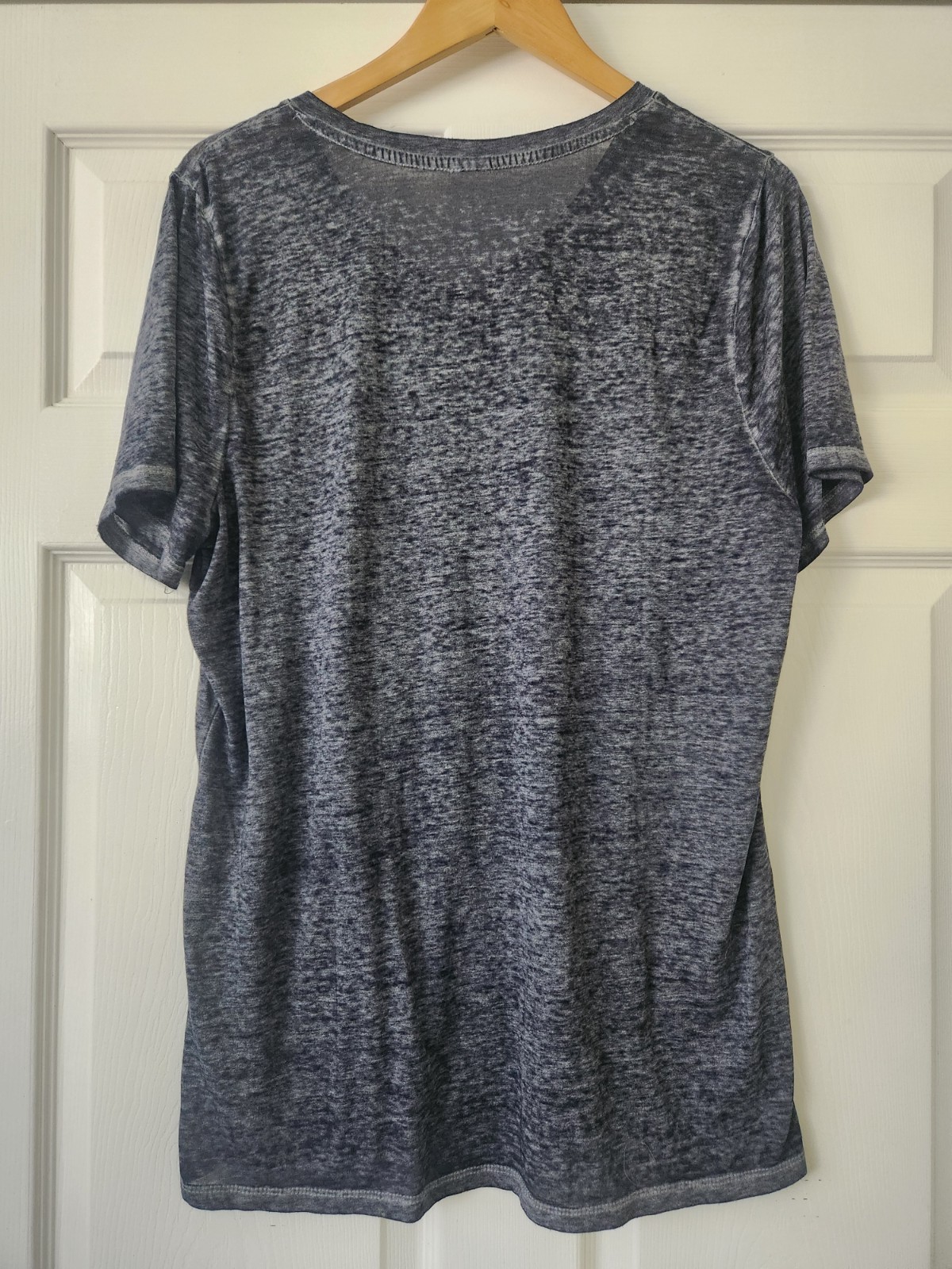 Disney Mickey Mouse Gradient Mandala Tee – Charcoal Gray Women’s XL