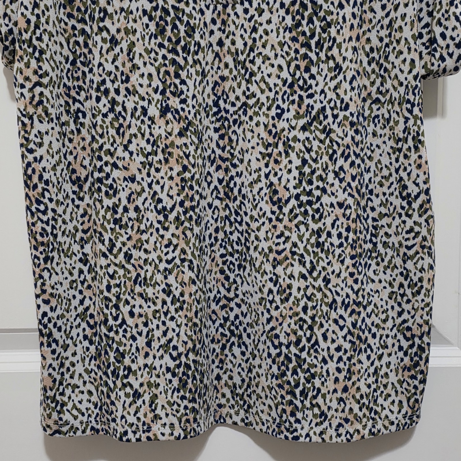 Cure Women’s XL Shortsleeve Pullover Keyhole Neck Career Blouse
