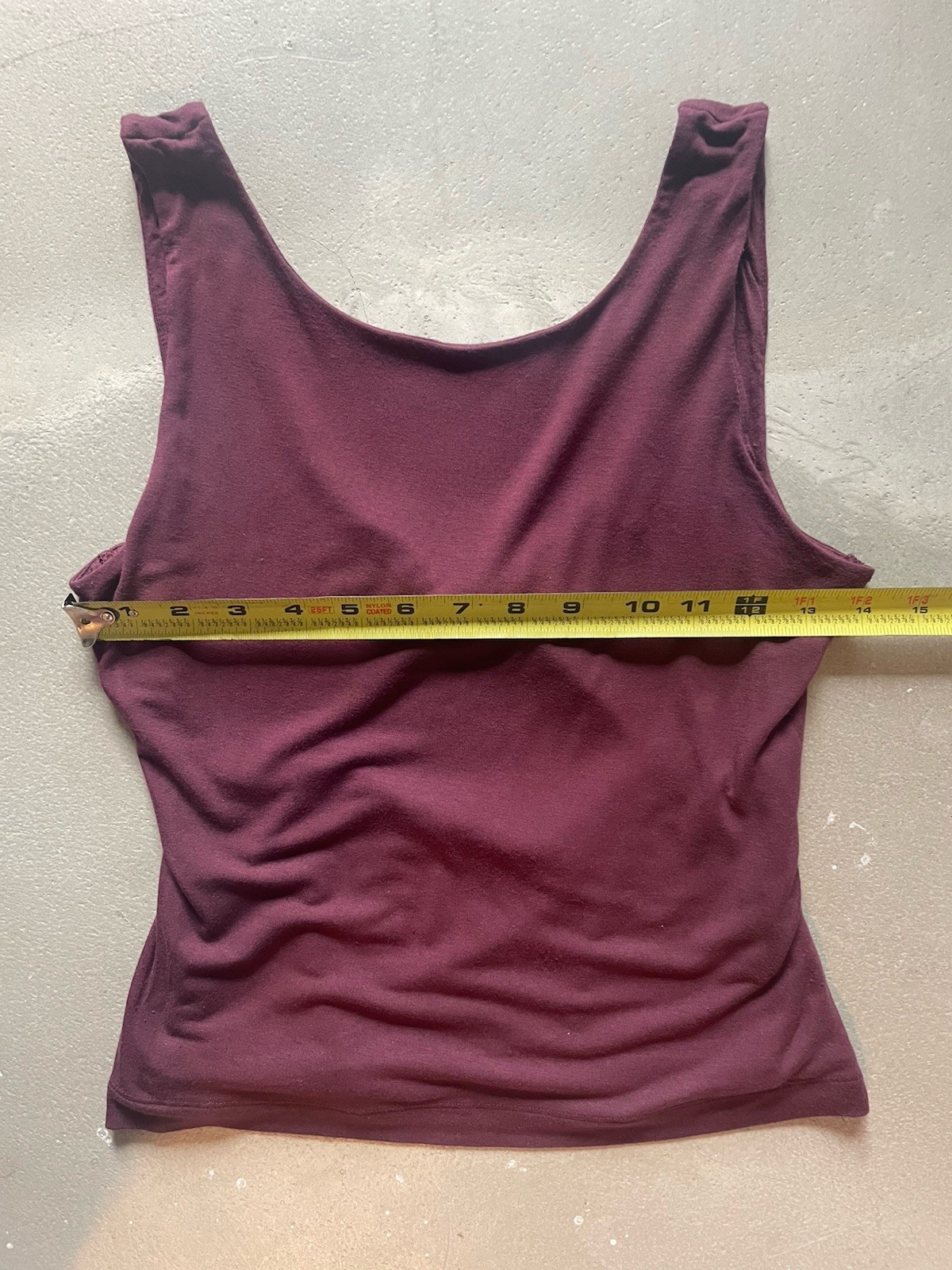 Banana Republic Tank Top XS Burgundy Open Back Stretch Cropped Lined Workout Top