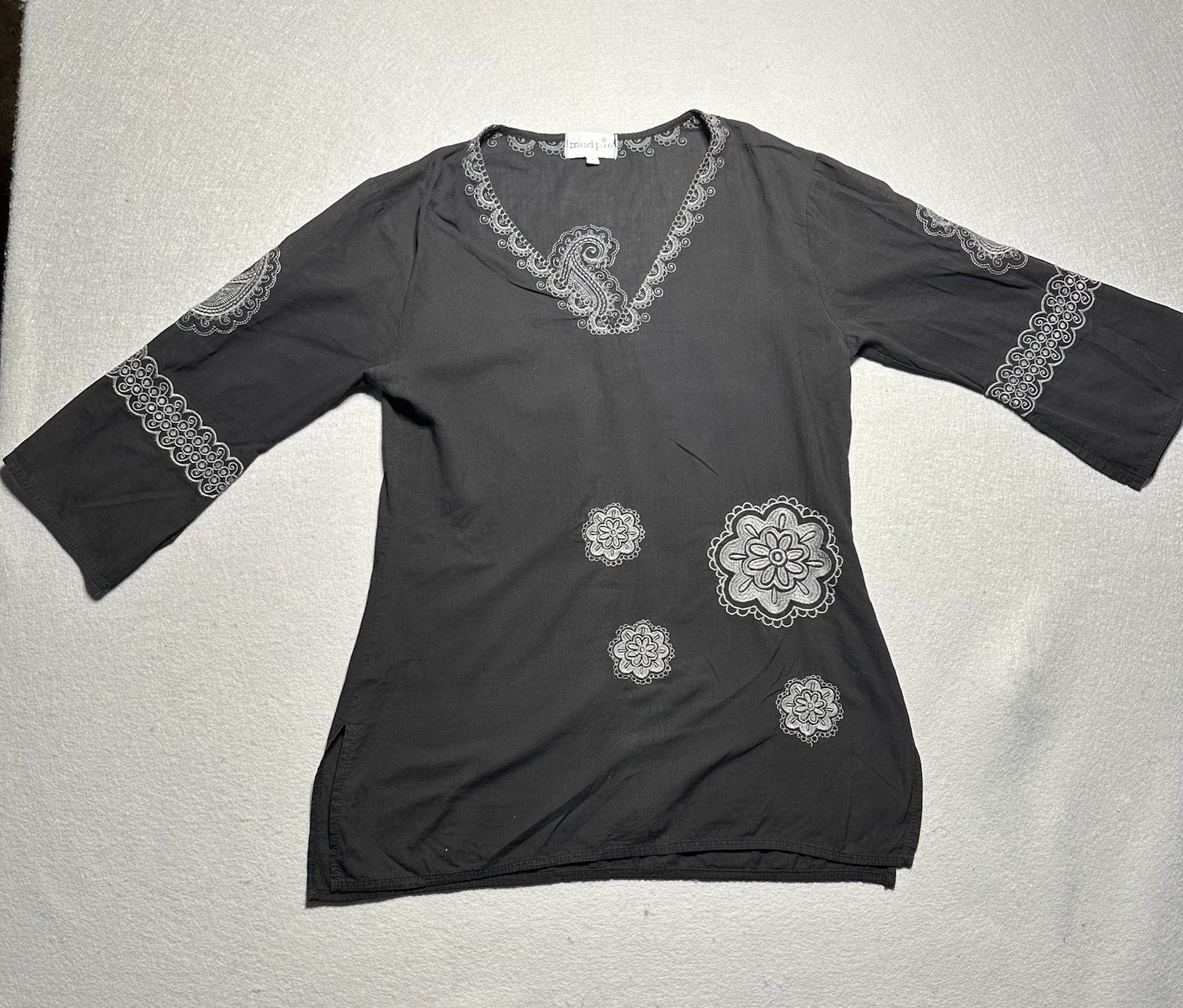 Mud Pie Shirt Black White Embroidered Design M