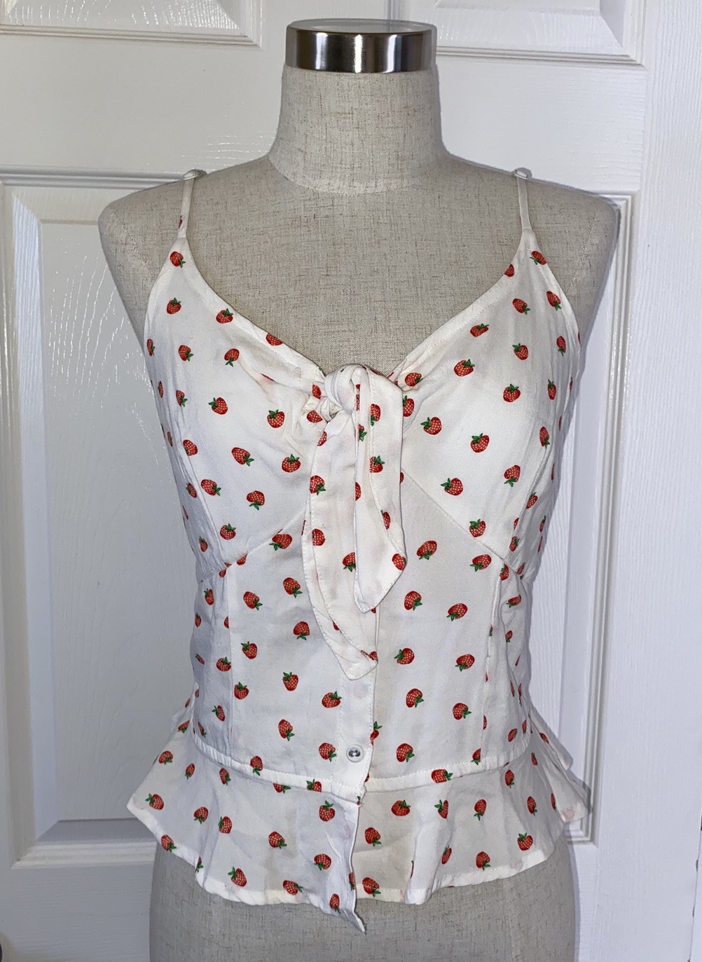Japna Women’s L Crop Tank W All Over Strawberry Print Tie Ruffle Base Peplum