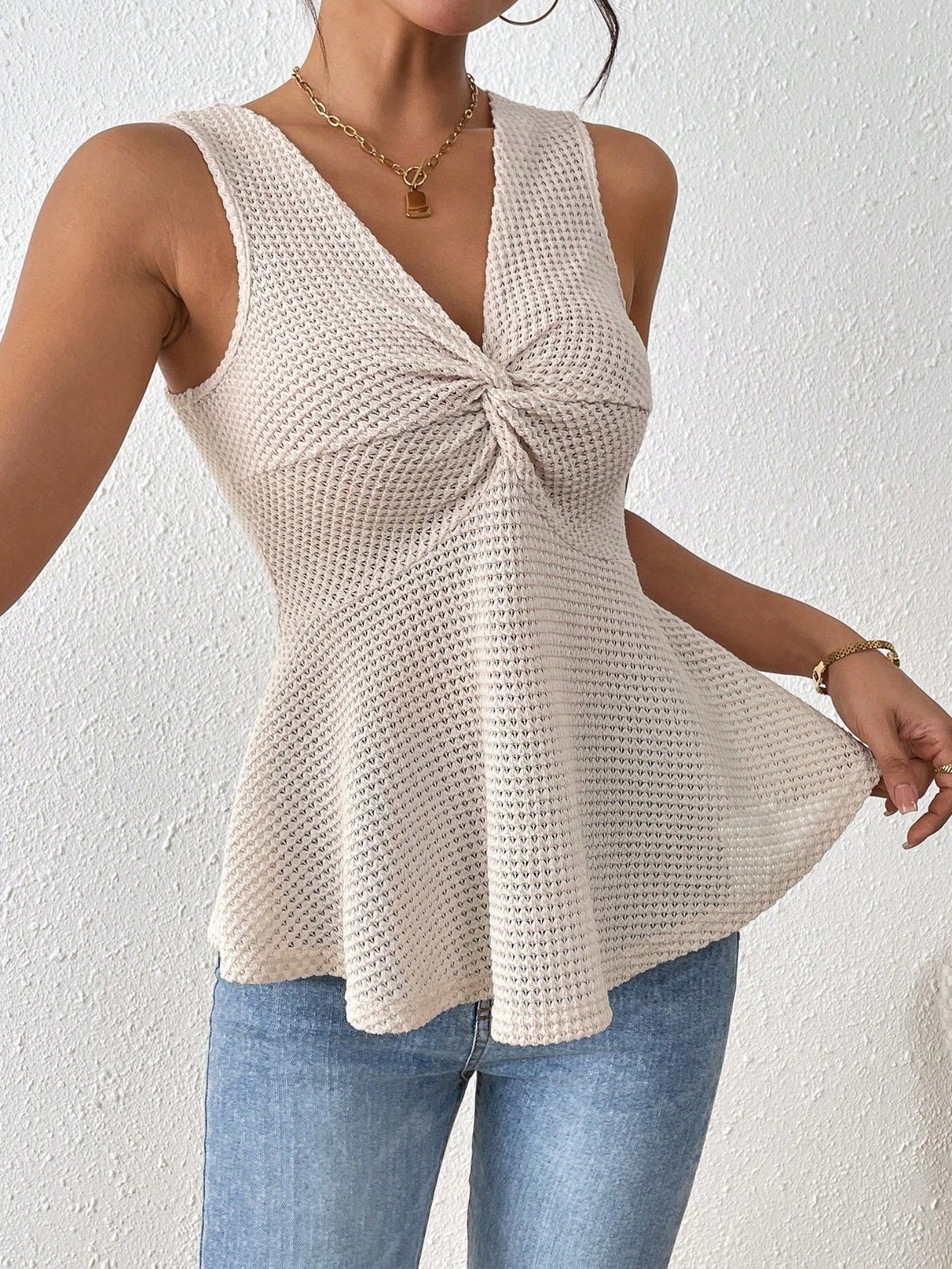 Women’s V Neck Sleeveless Twist Front Peplum Top Casual