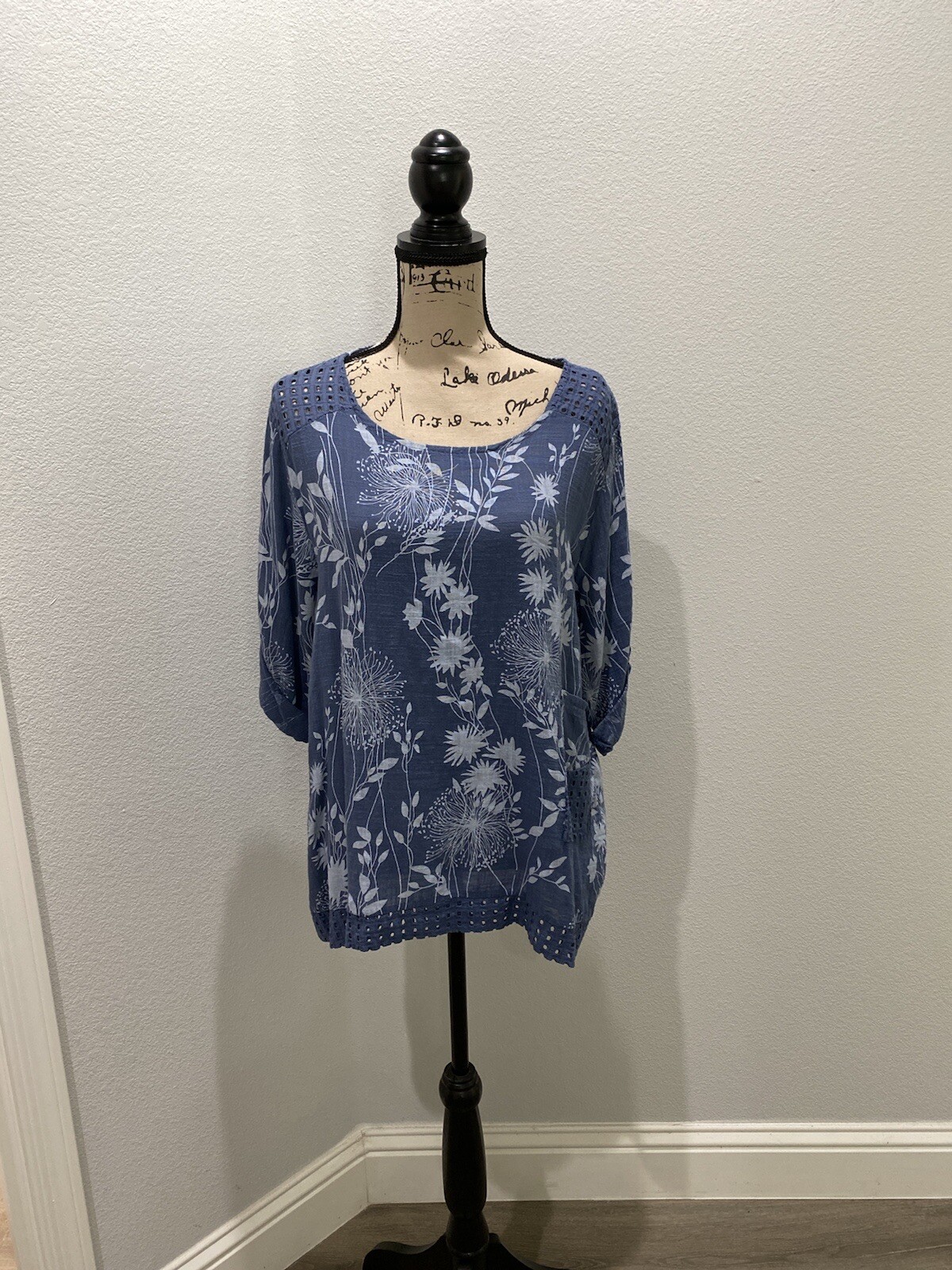 NWT Anthropologie Bella Amore Blue Floral Top -S/M