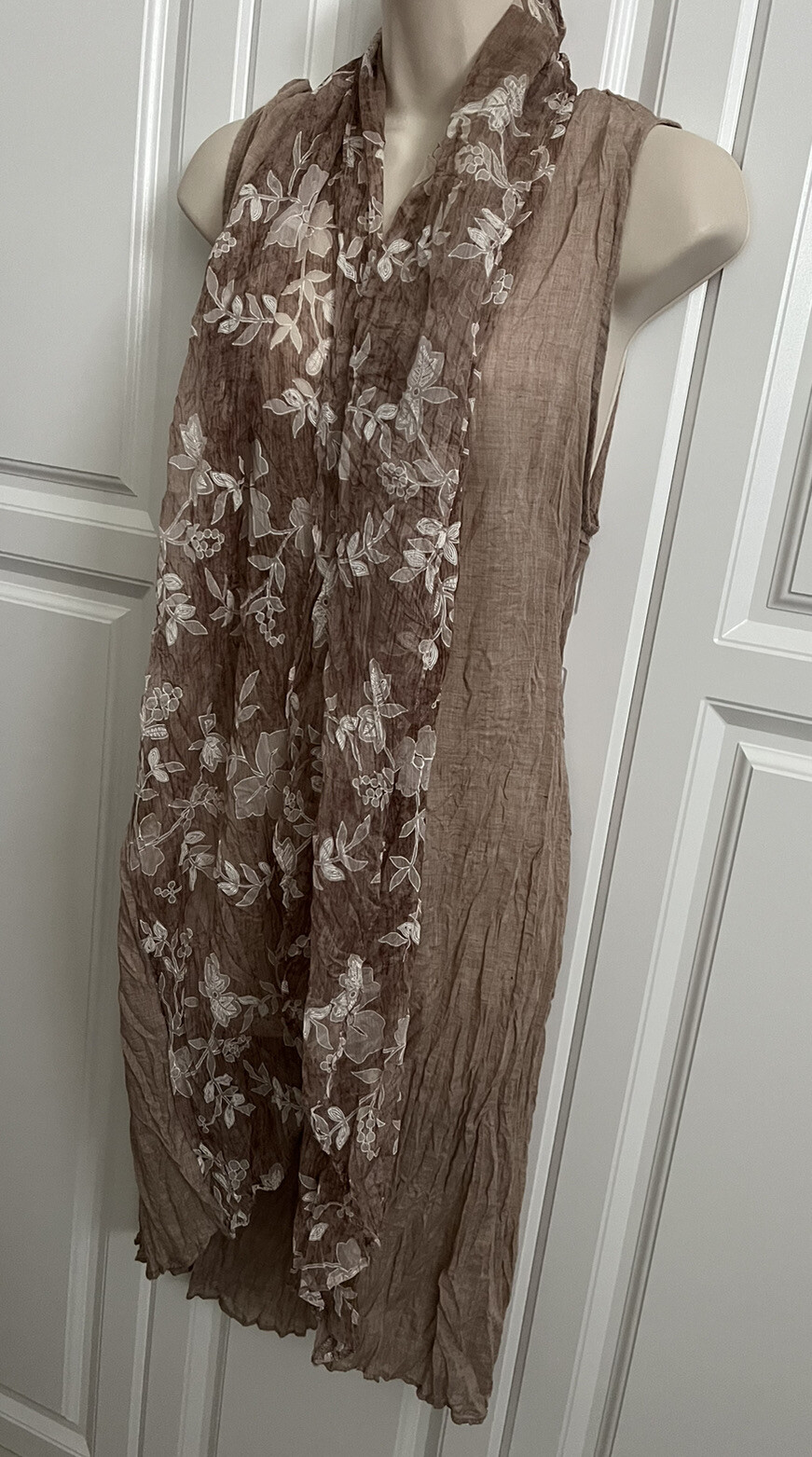 Lightweight Cardigan Wrap M Sleeveless Shawl Polyester Cotton Flowered Panel
