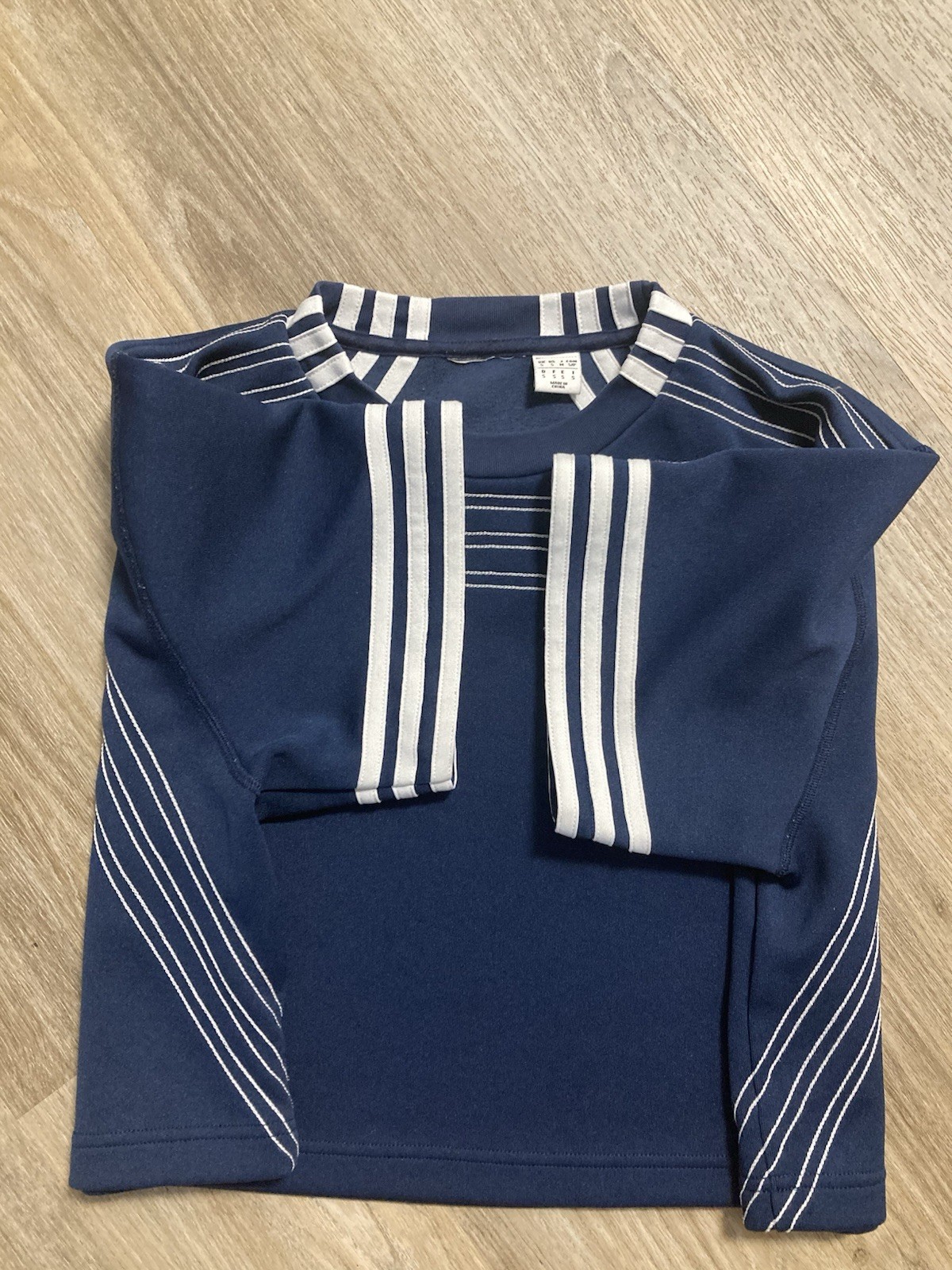 adidas women’s boxy dark blue /White Striped T-Shirt Size S Logo