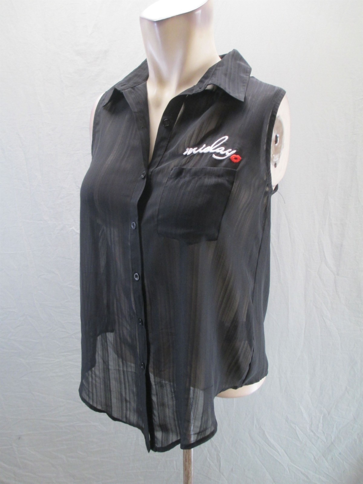 NWT Cecil Mc Bee Size M Womens Black Sleeveless Buttons Lightweight Logo Top 340