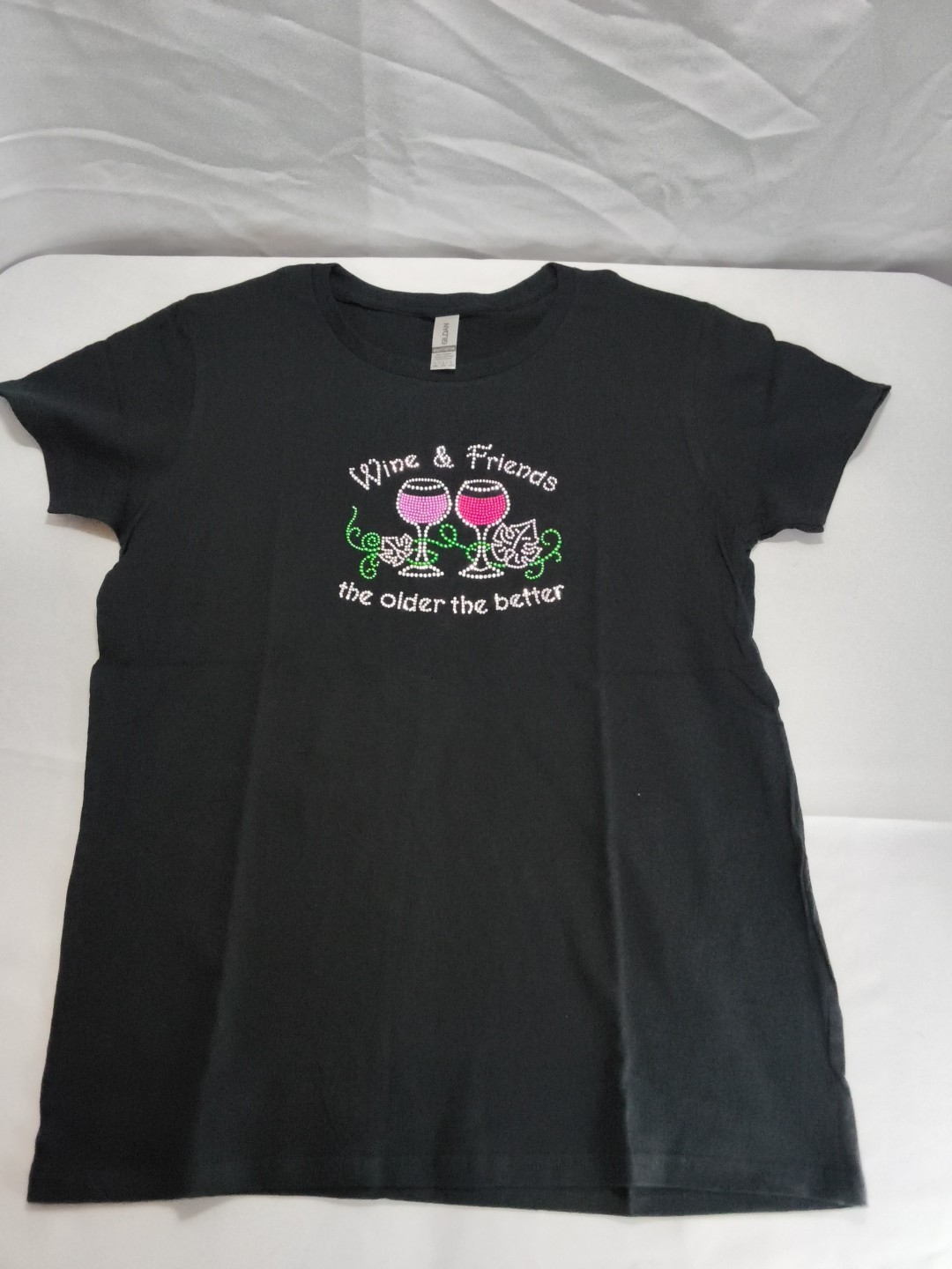 New Black Wine & Friends Beaded Short Sleeve T Shirt Size Large. A15