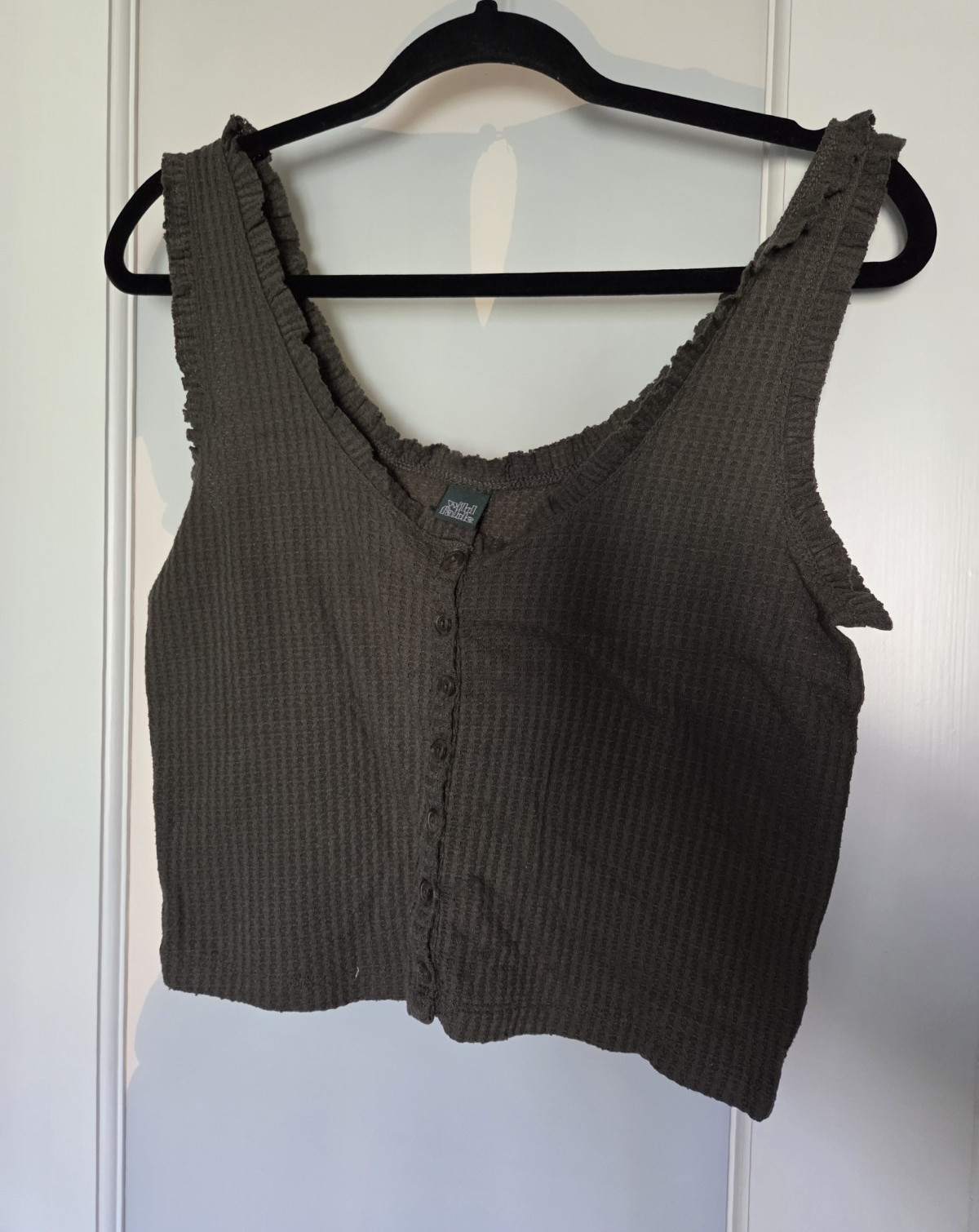 Wild Fable Green Ribbed Knit Button Front Ruffle Scoop Neck Crop Tank, M
