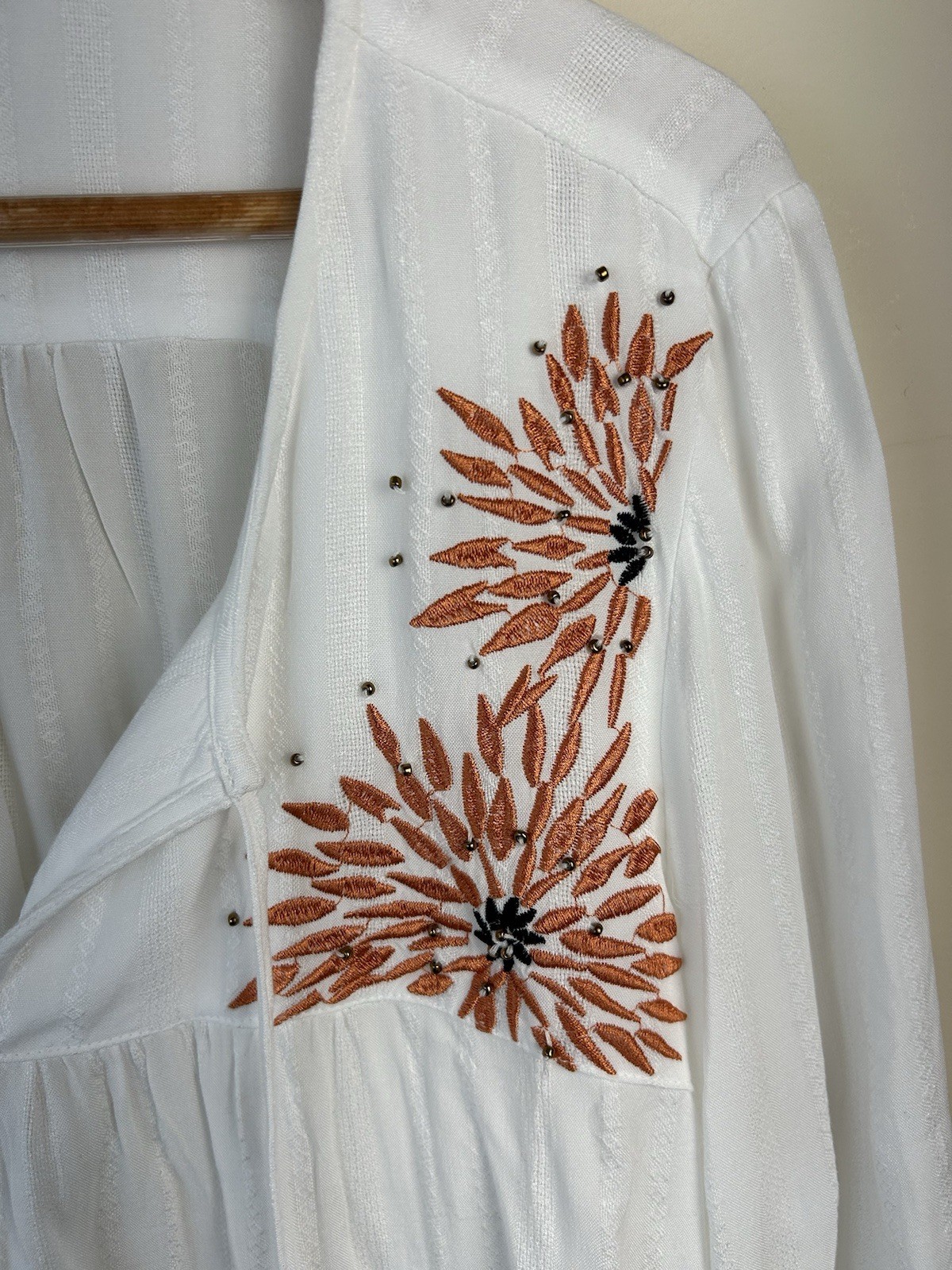 Tribal White Embroidered Flowers Peasant Blouse Tassels Lightweight Sz PL Boho