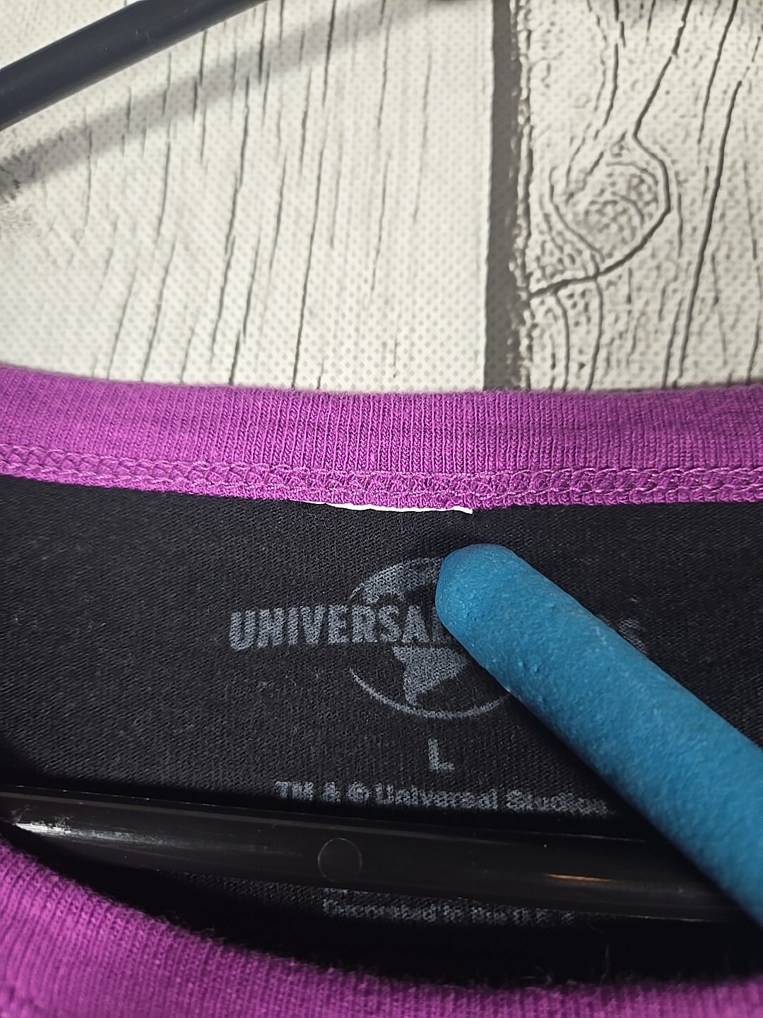 Universal Studios Planet Mardi Gras 2022 Sz L Black Fluorescent Color Multicolor