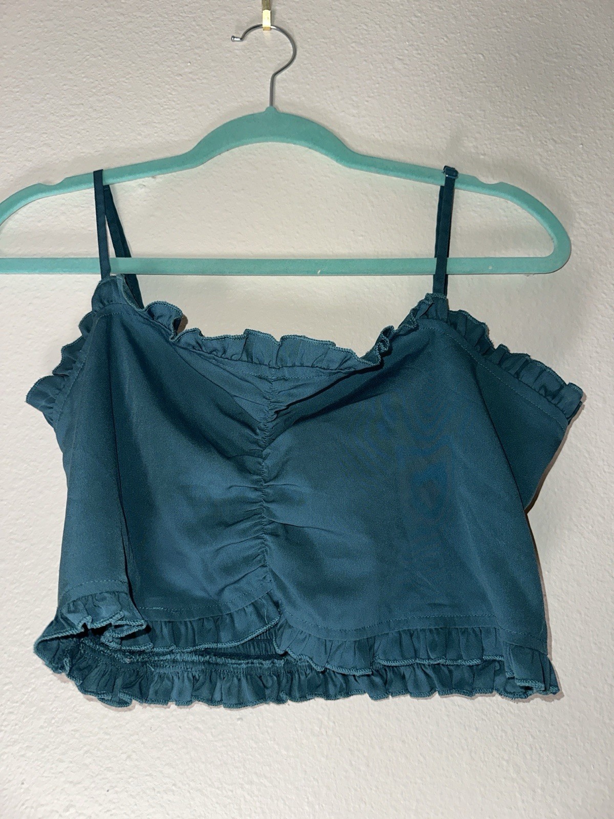 Urban Outfitters Women’s Blue Solid Sweetheart Smocked Ruffle Cropped Cami