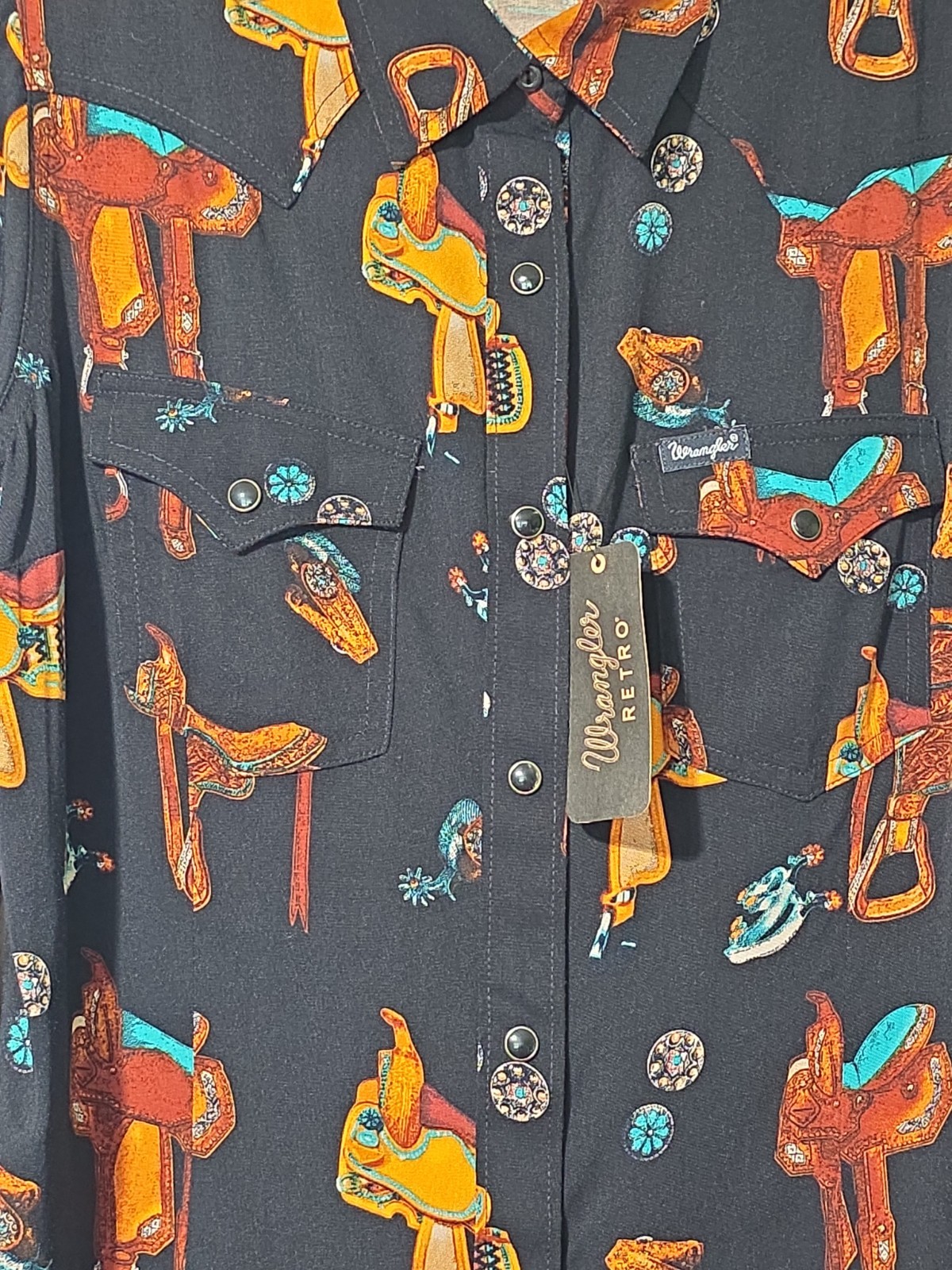 NWT WRANGLER RETRO Women’s Western Shirt Med Saddle Design 100% rayon long slv