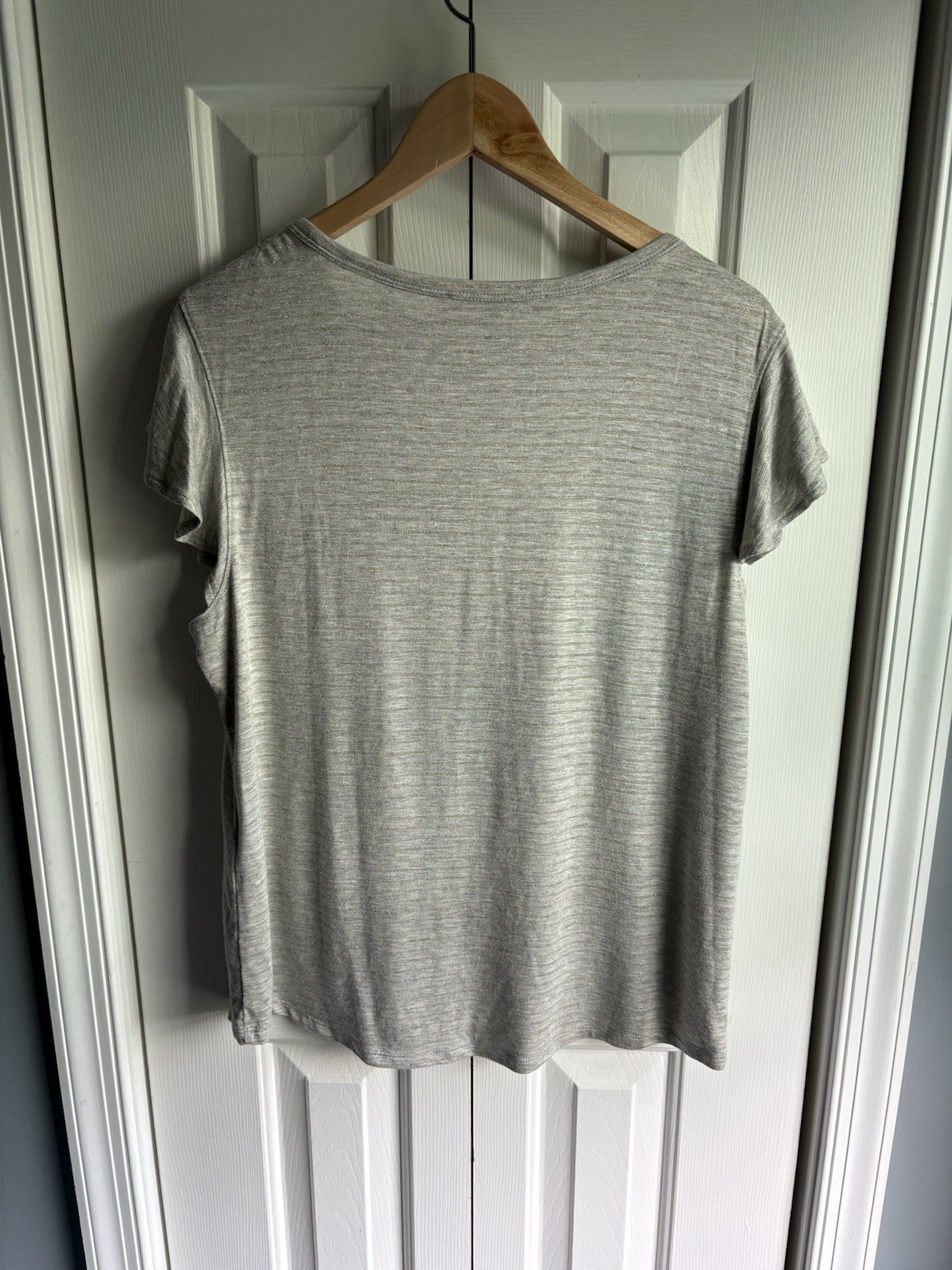 White House Black Market Short Sleeve Glamgetter Tee Gray/Gold Stripe Large NWT