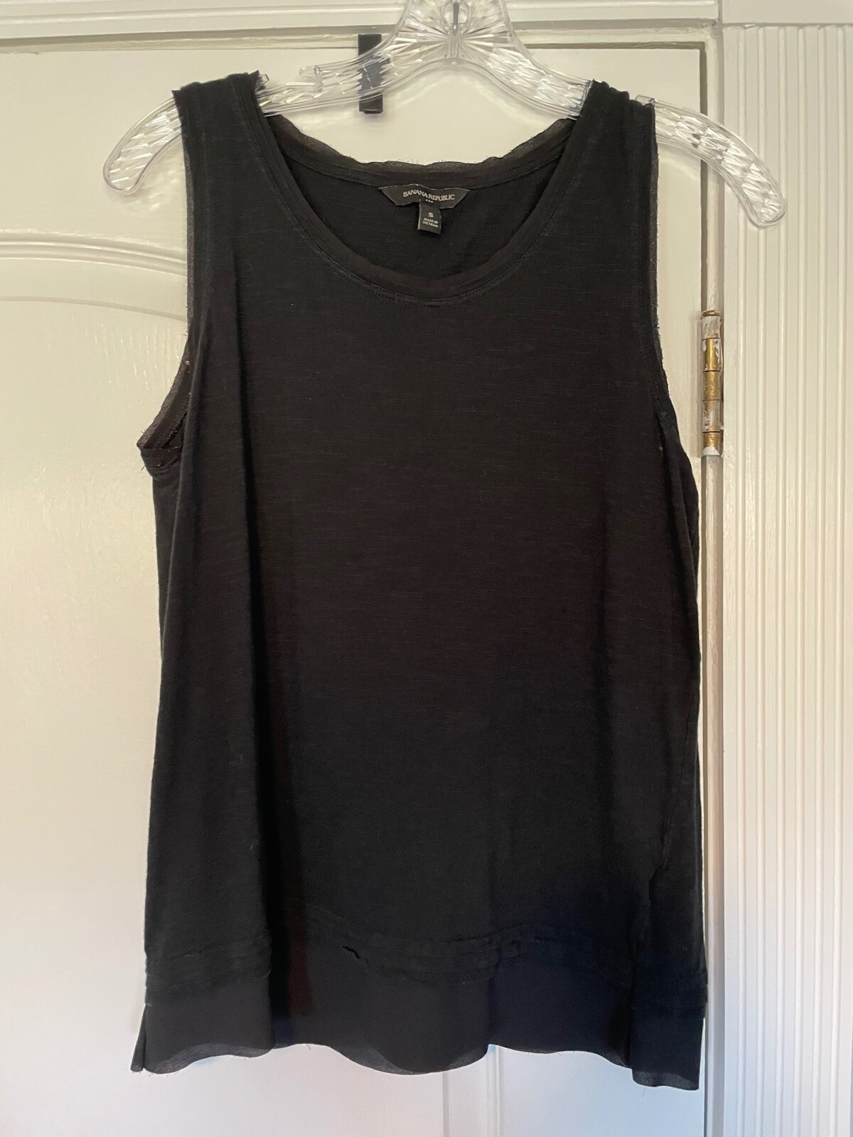 Banana Republic Women’s Black Chiffon Trimmed Tank Size Small