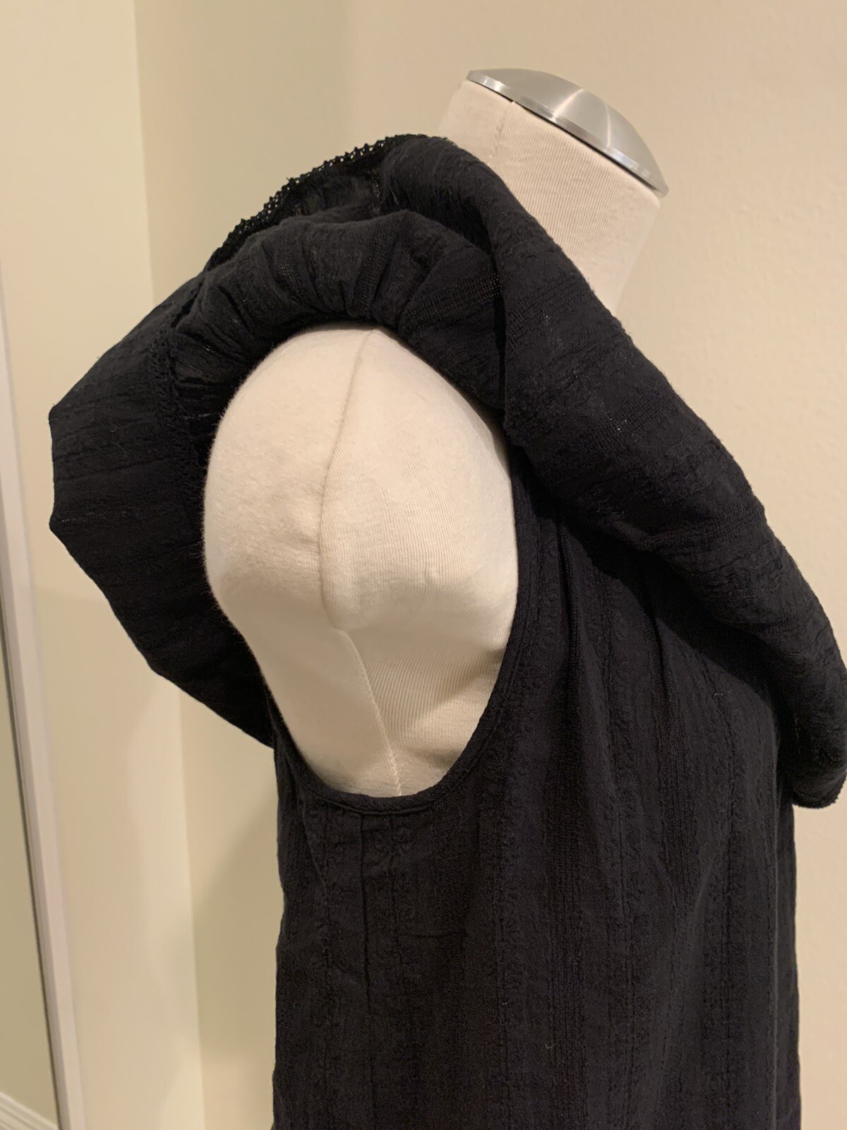 Bloomingdales BELTAINE Black One Shoulder Ruffle Top XS 0/2