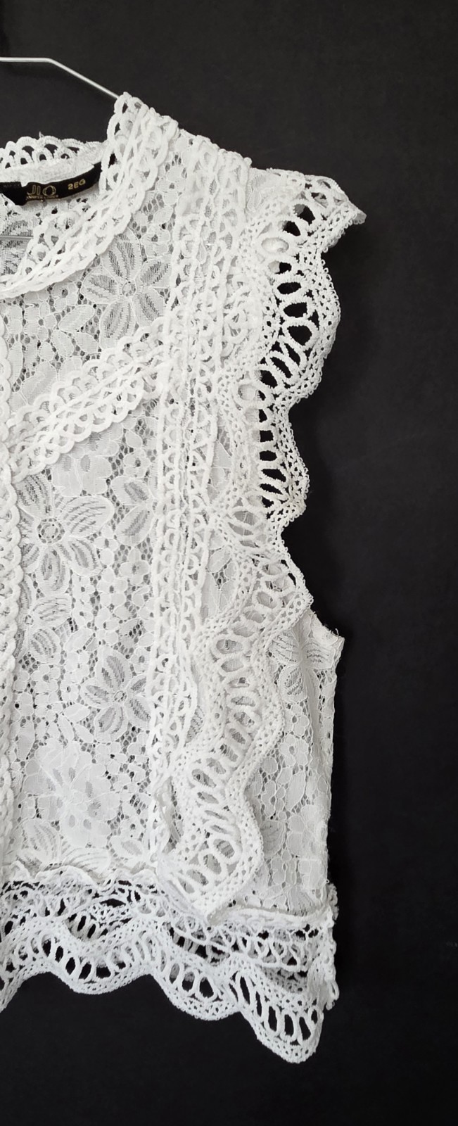 JLO by Jennifer Lopez Floral Lace Crop Top • Size 2 • Cottagecore • Coastal ✨️