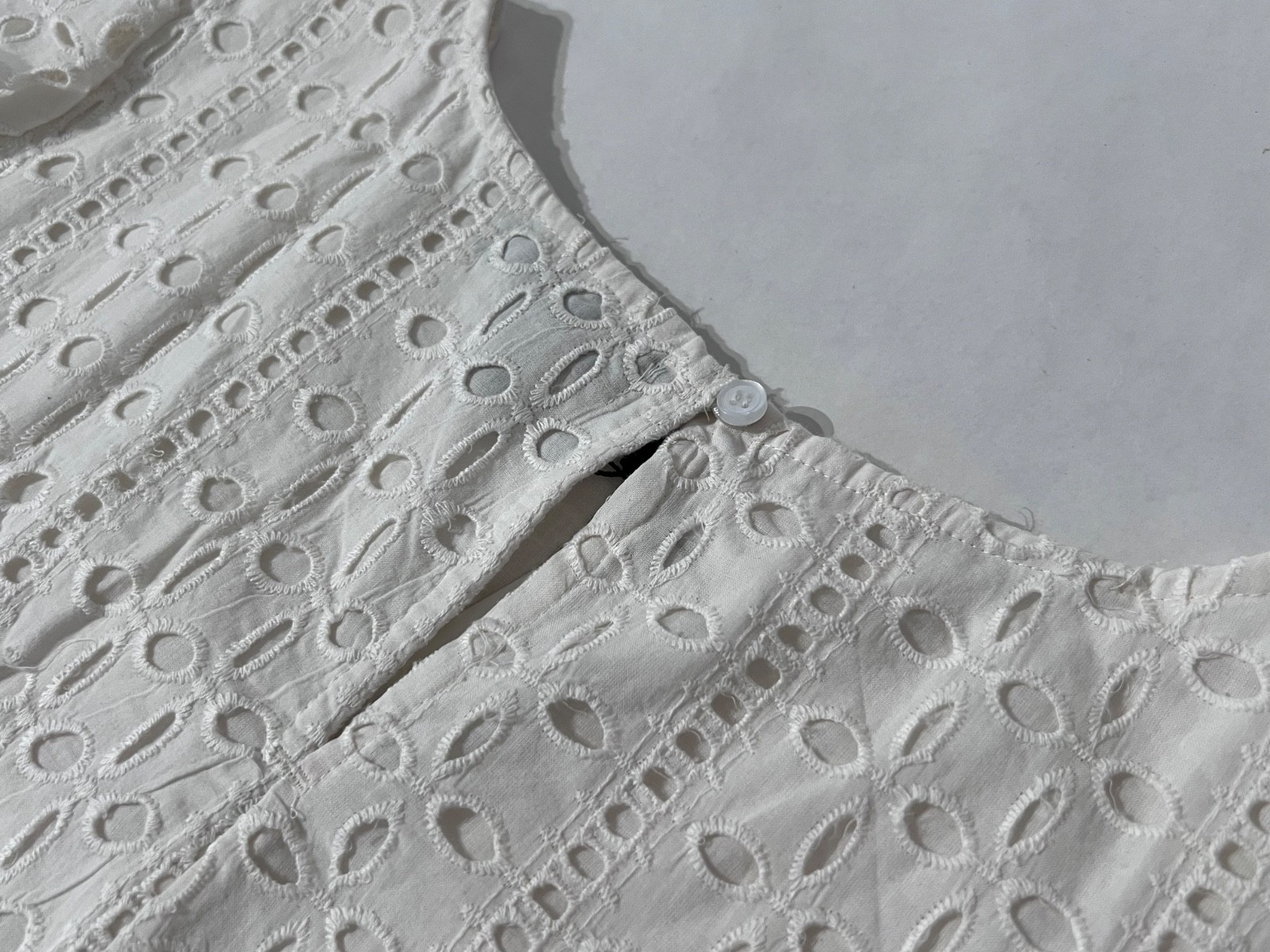 NWT RD Koko White Eyelet Lace Cap Ruffle Sleeves Cotton Lined Top Blouse Size L