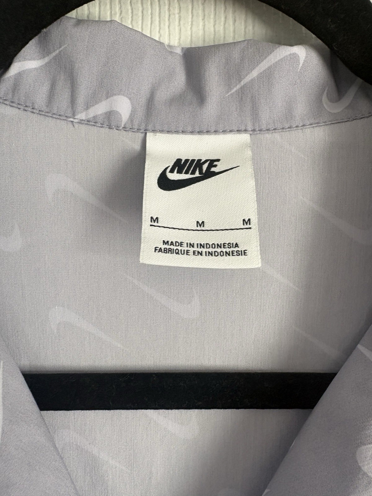 Nike Women’s Sportswear Short-Sleeve Button Down Top Medium Purple/Gray