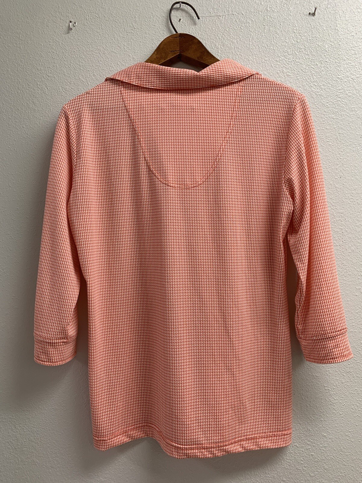 Sport Haley WOMENS MEDIUM ORANGE WHITE 3/4 SLEEVES GOLD BUTTONS ATHLETIC