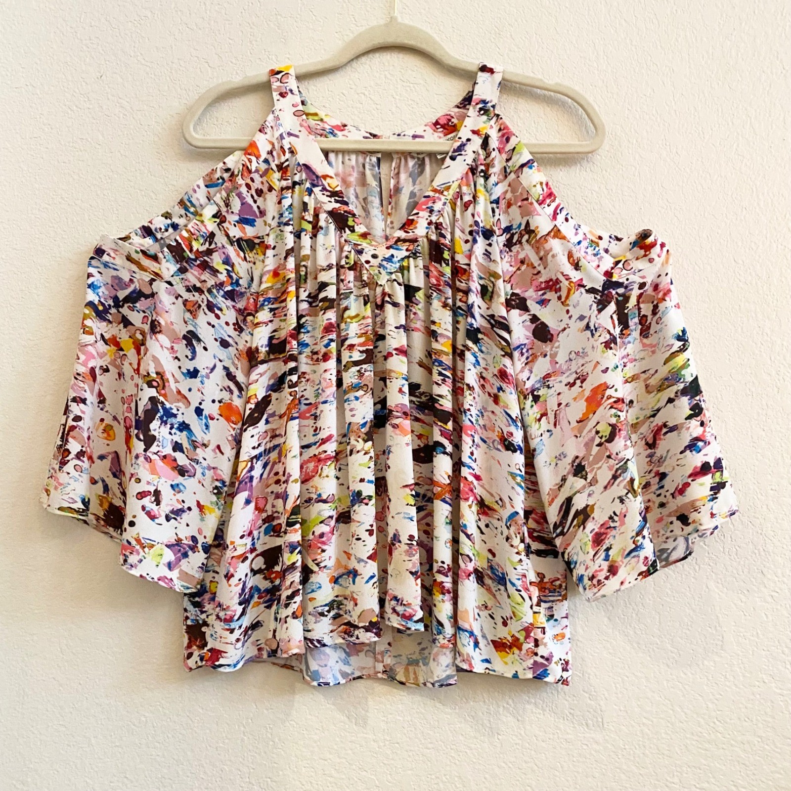 Rebecca Minkoff Abstract Print Cold Shoulder V Neck Blouse Women’s Size M